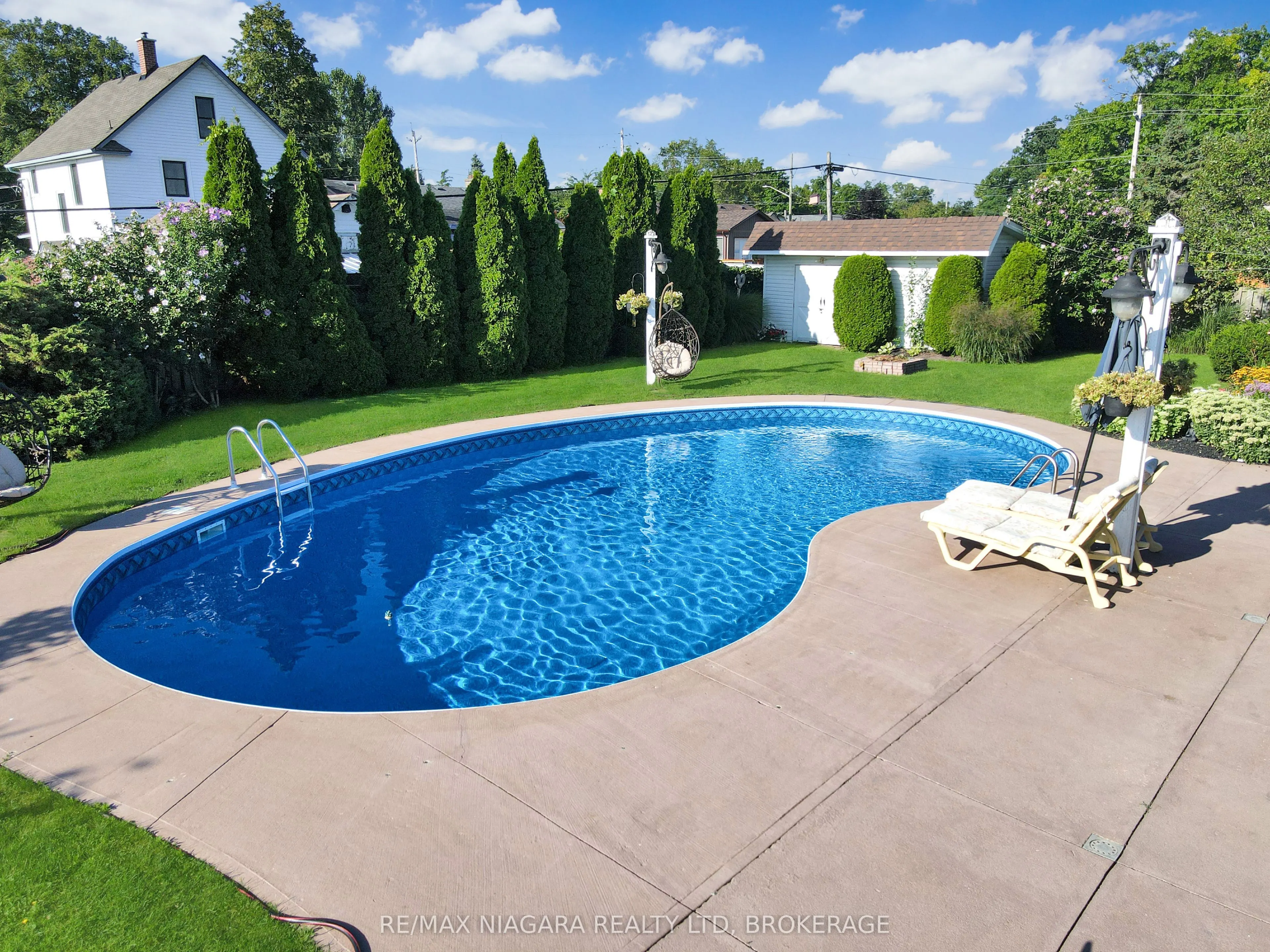27 Lindbergh Drive