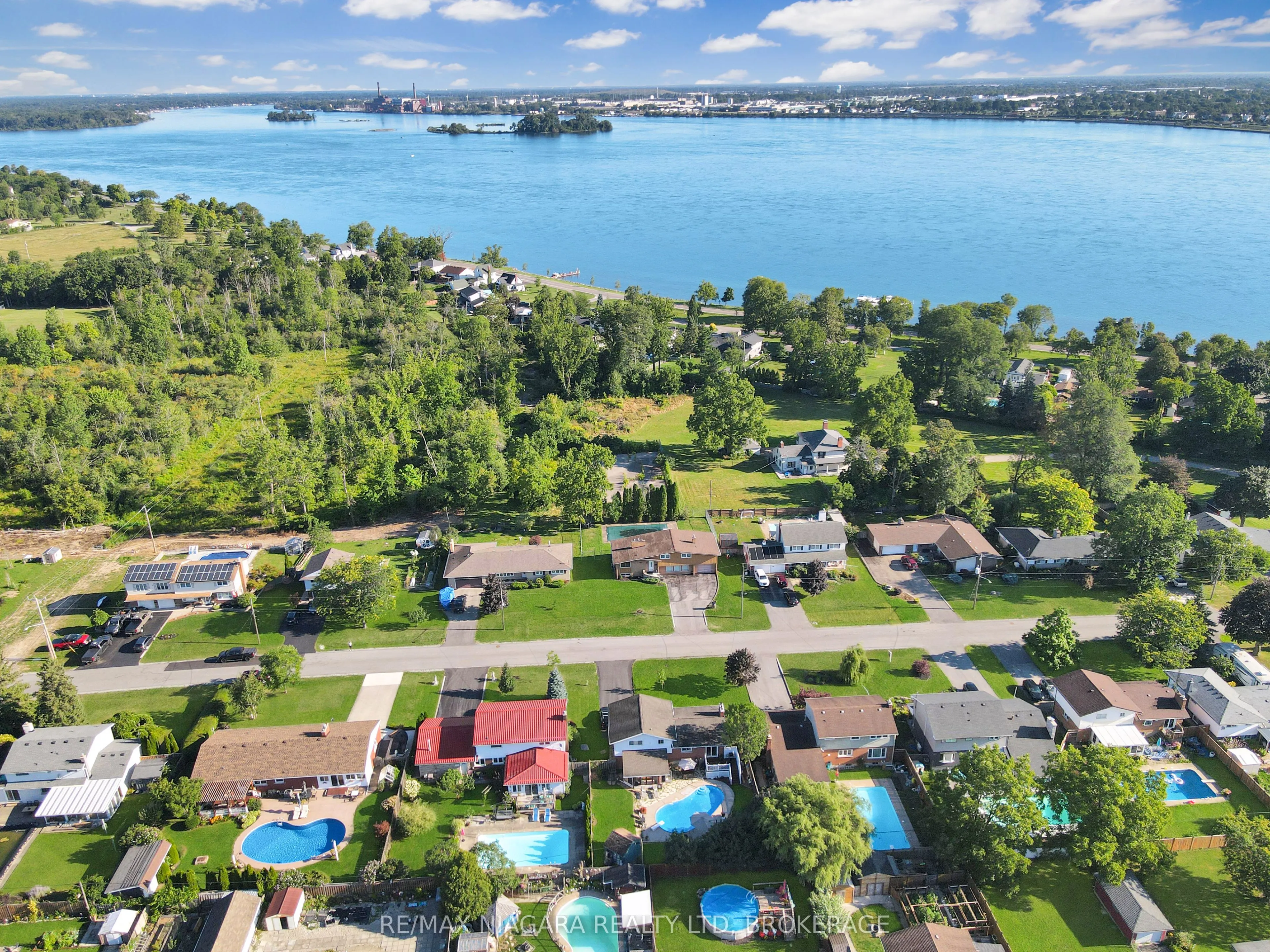 27 Lindbergh Drive