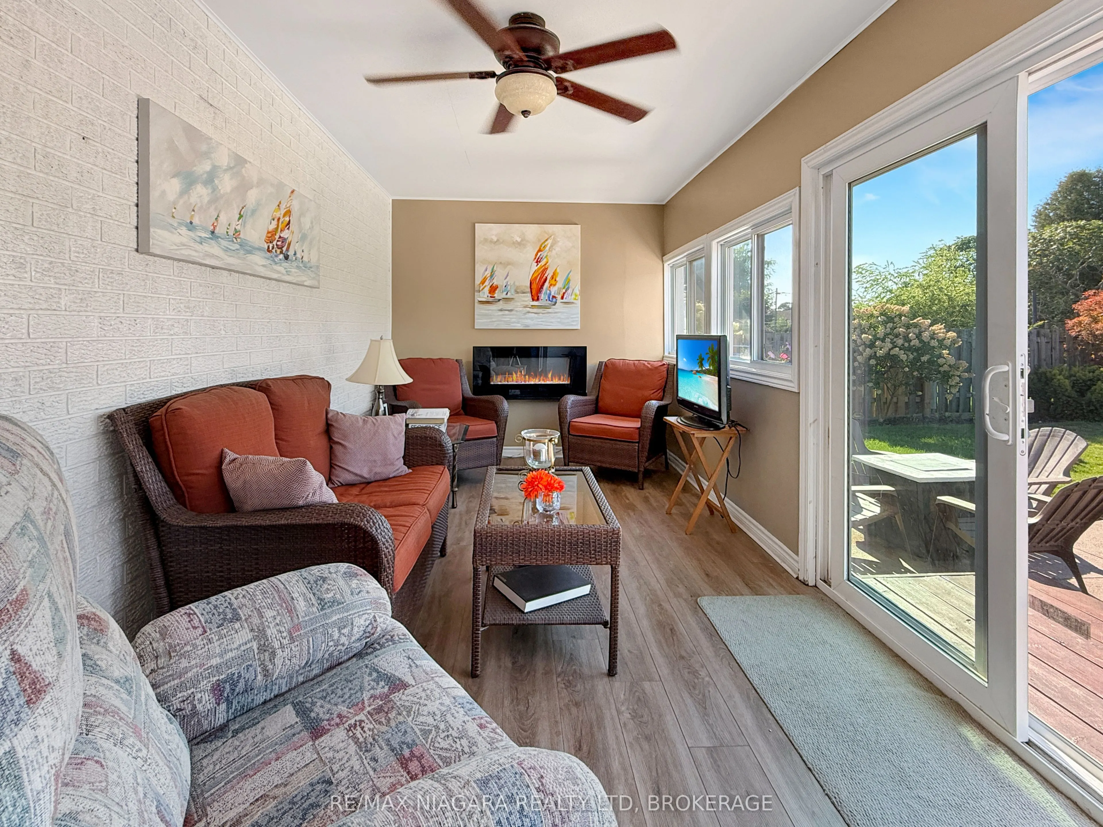 27 Lindbergh Drive