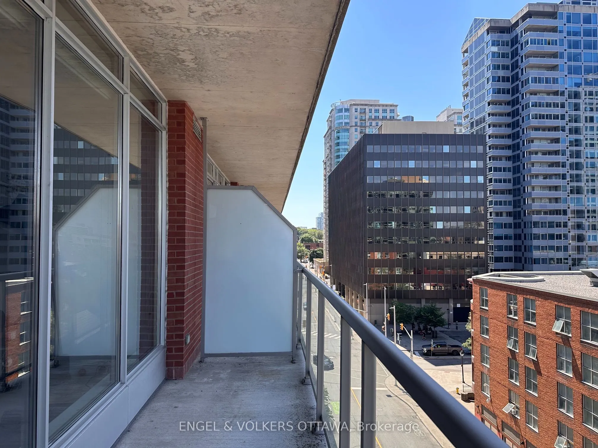 383 CUMBERLAND Street #702