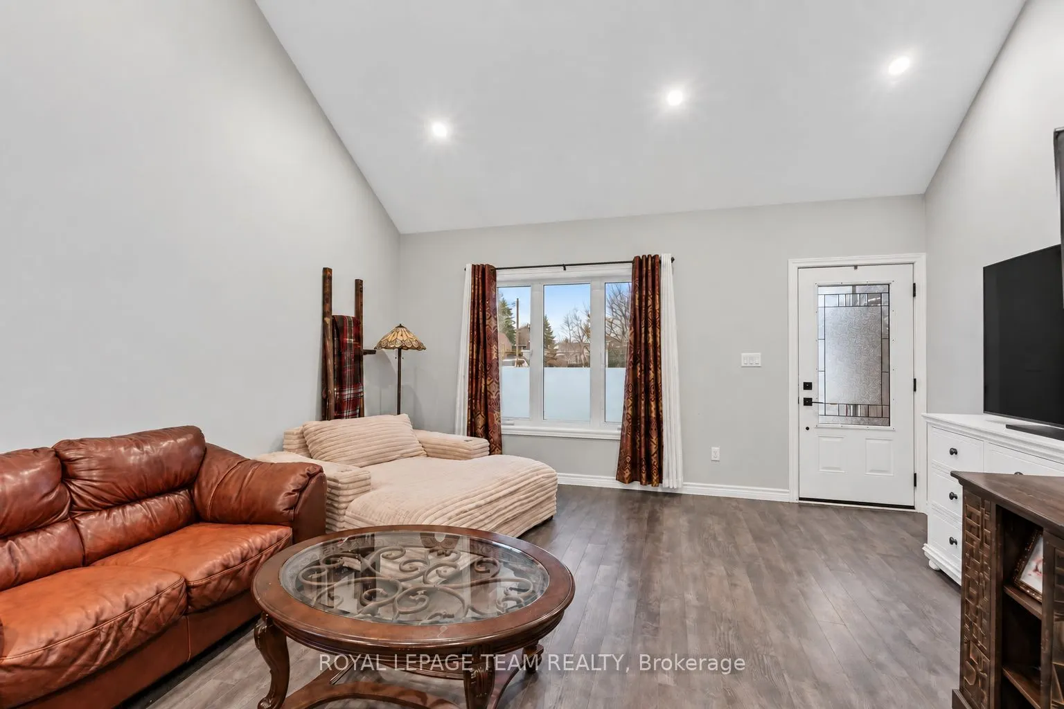 227 Roberta Crescent