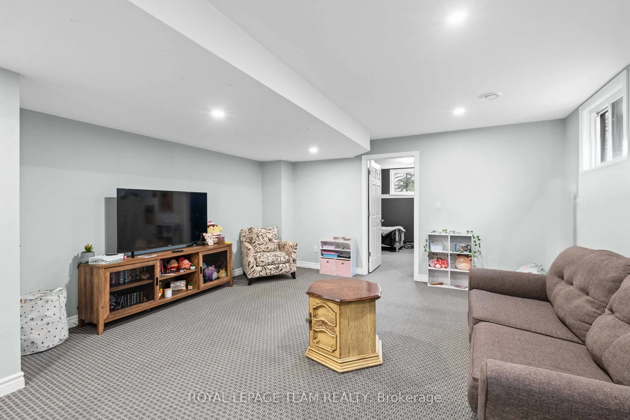227 Roberta Crescent