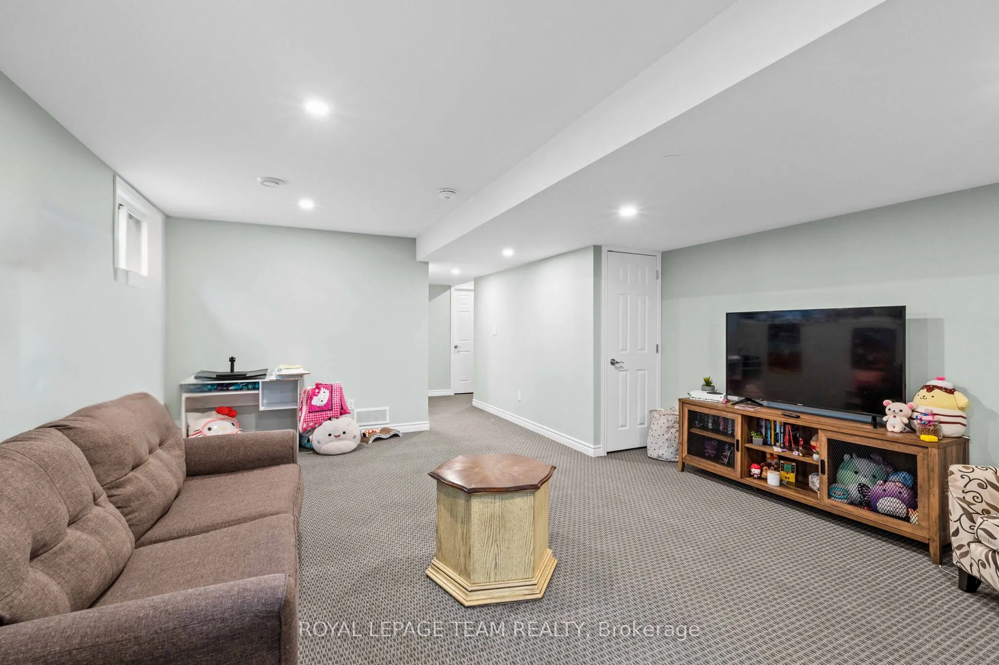 227 Roberta Crescent