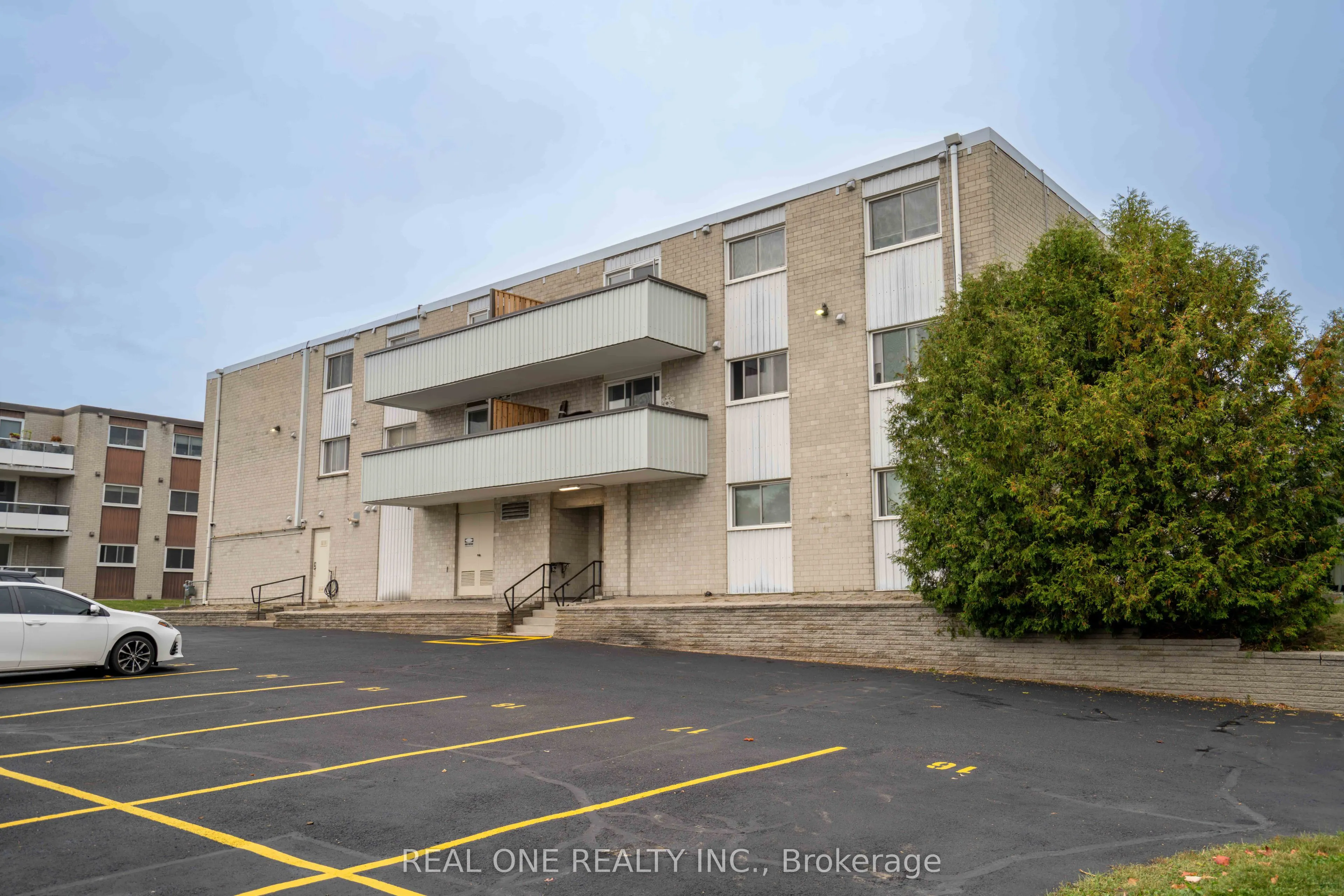 6 walton Avenue #204