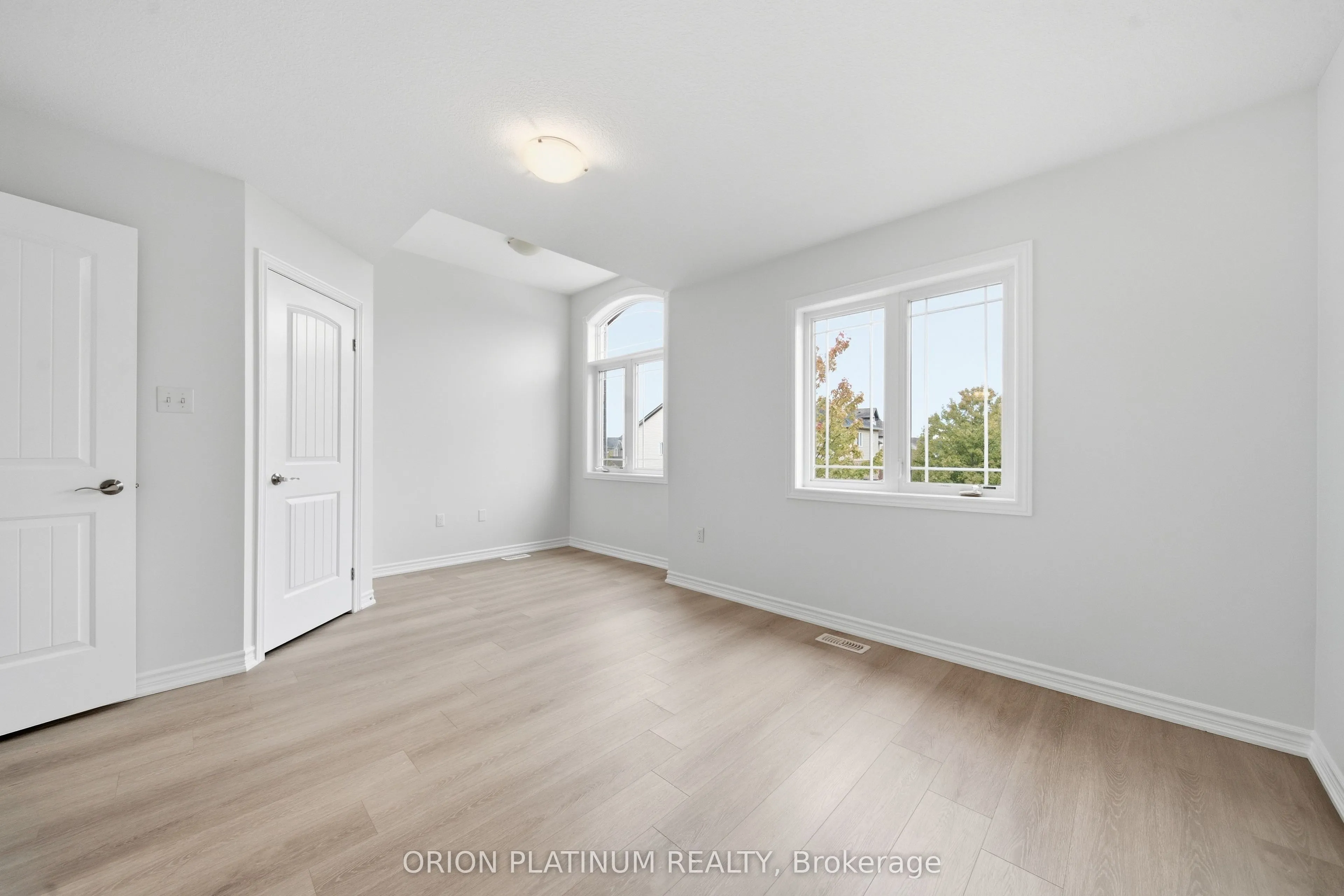 15 Kingsbury Square #29