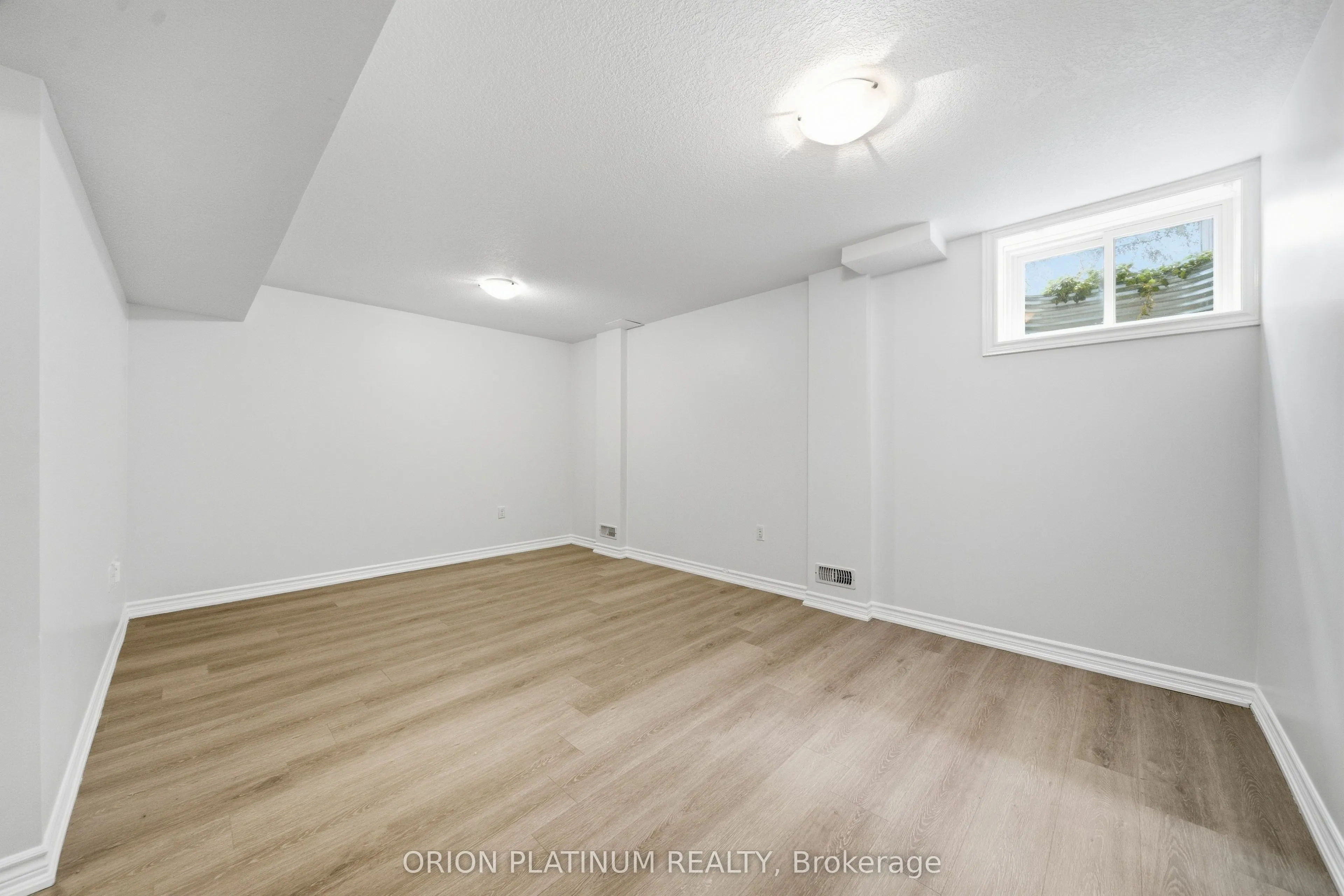 15 Kingsbury Square #29