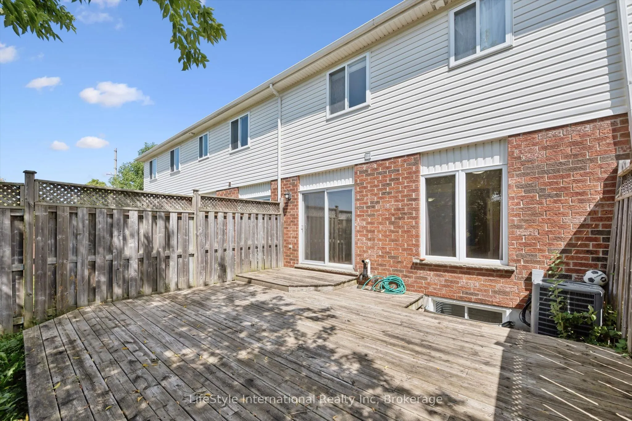 47 HASLER Crescent