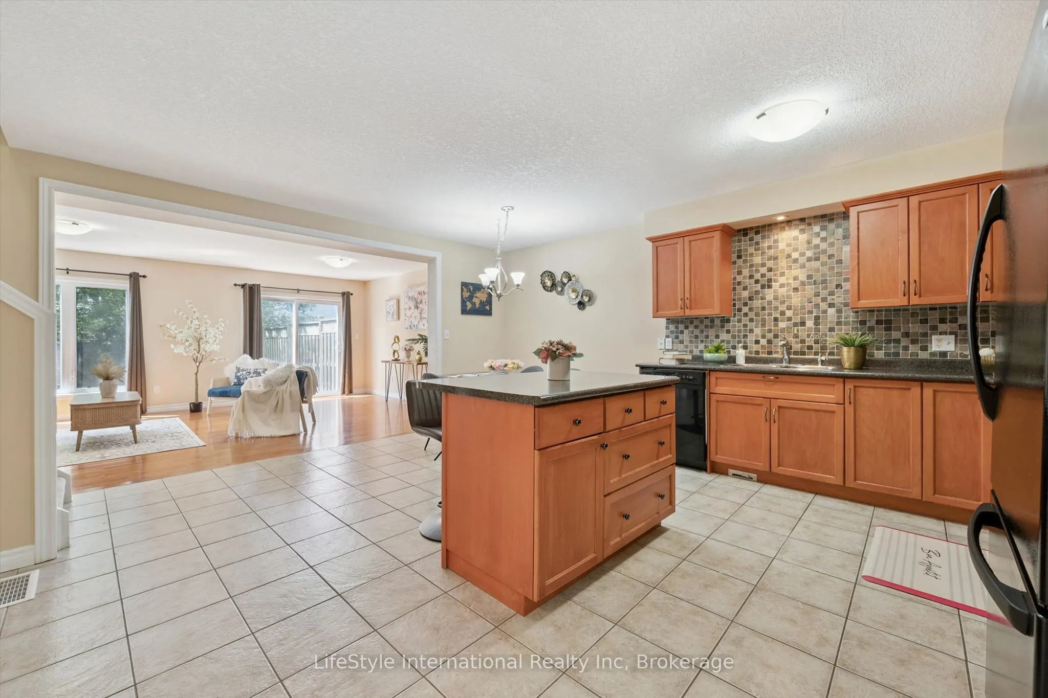 47 HASLER Crescent