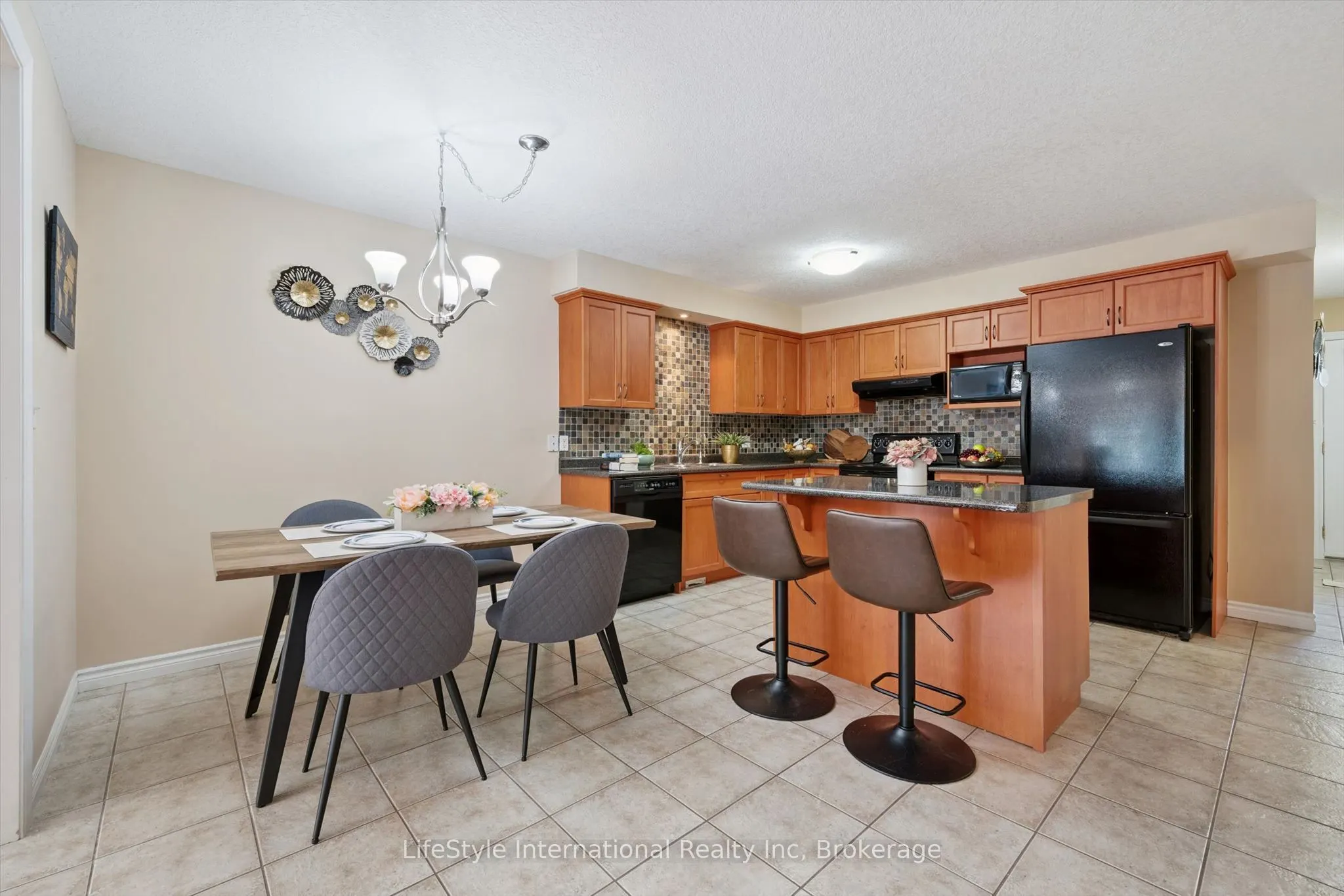 47 HASLER Crescent