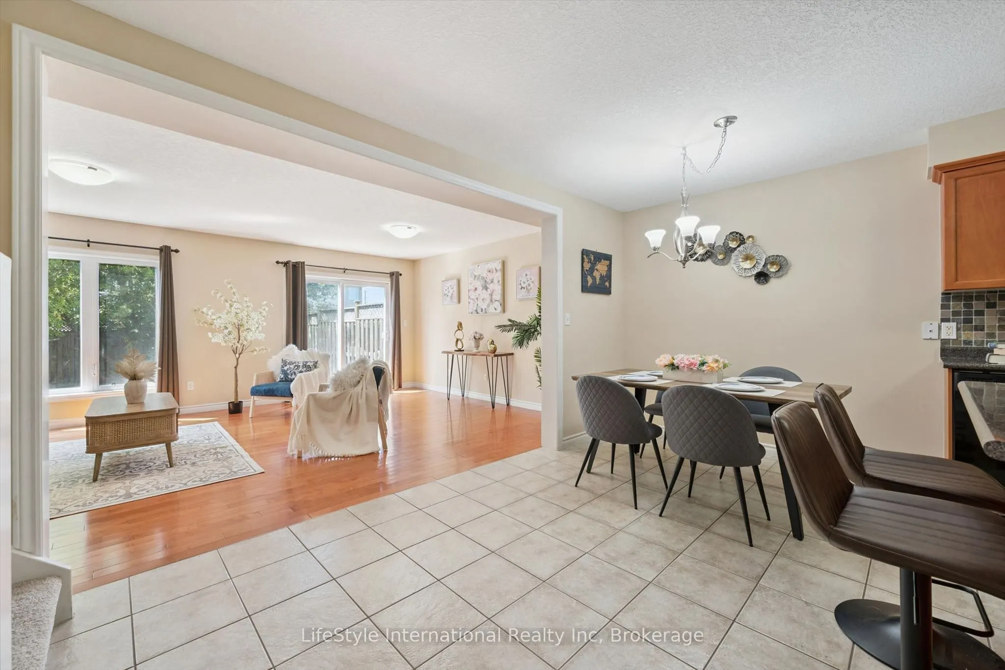 47 HASLER Crescent