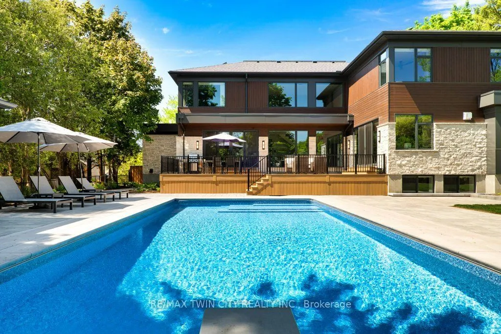26 Golfview Place