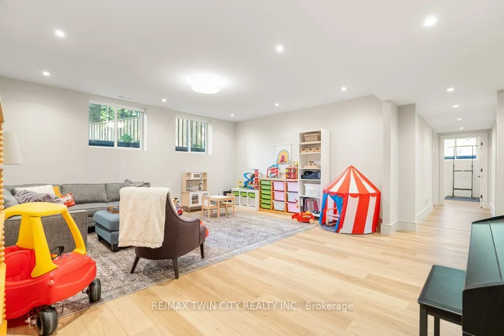 26 Golfview Place