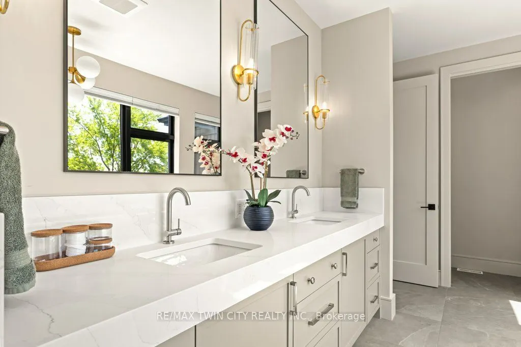 26 Golfview Place