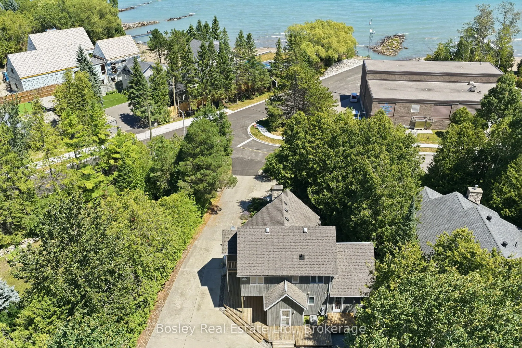 164 Bay Street W