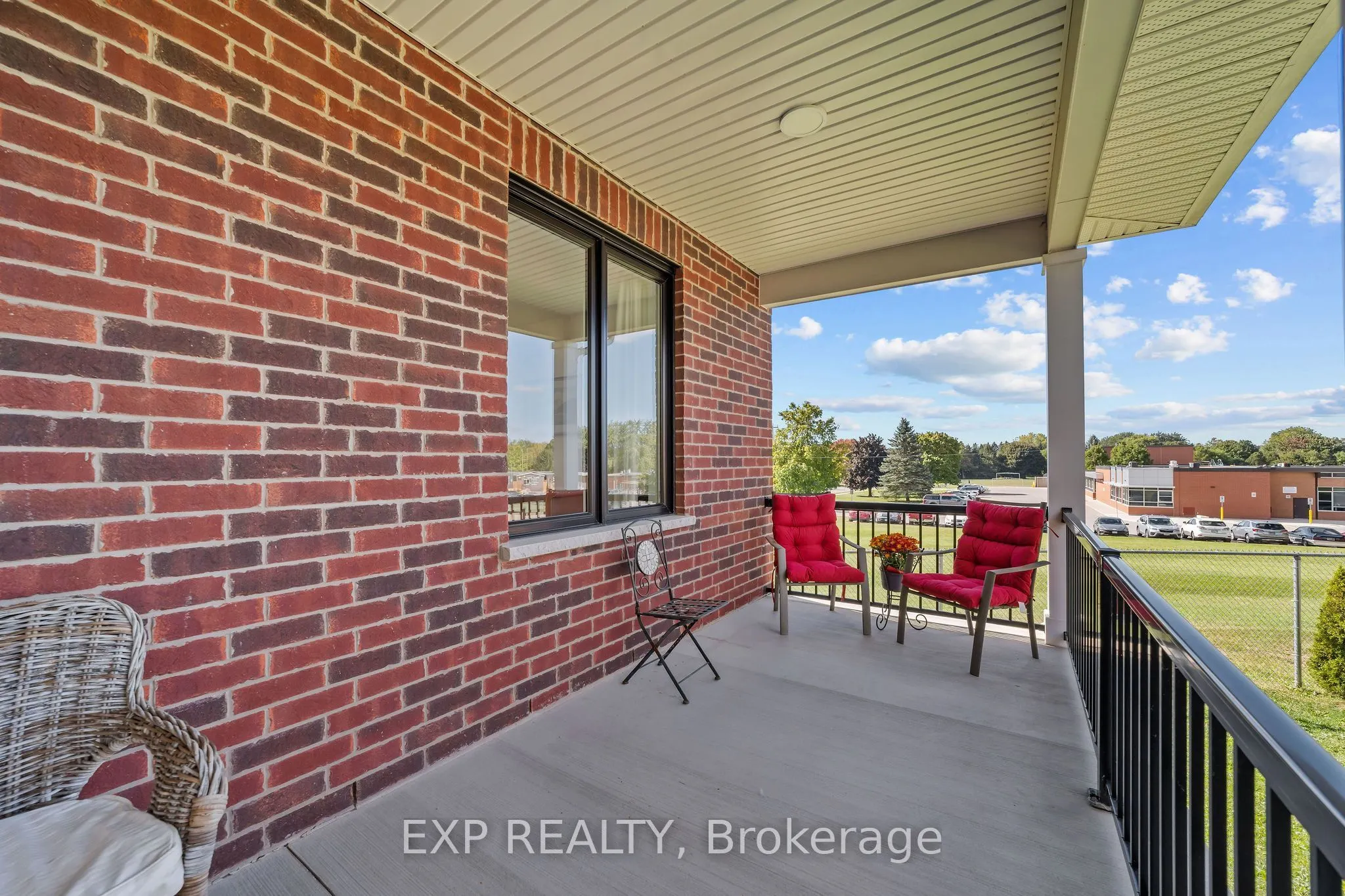 10038 Oxbow Drive #1