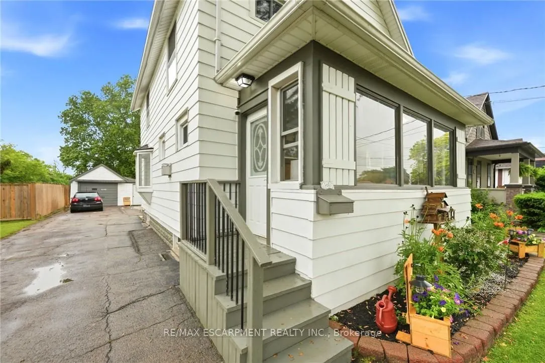 458 Davis Street