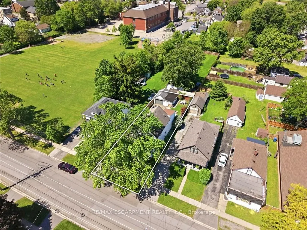 458 Davis Street