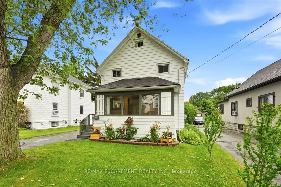 458 Davis Street
