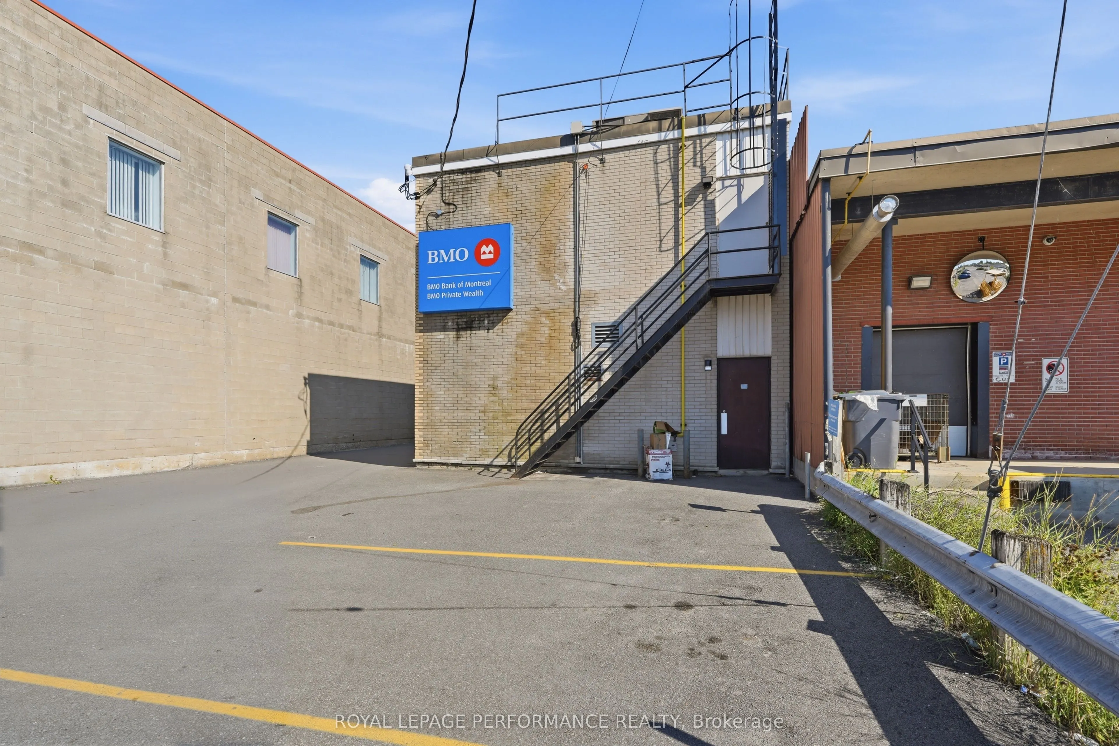 280 Main Street E