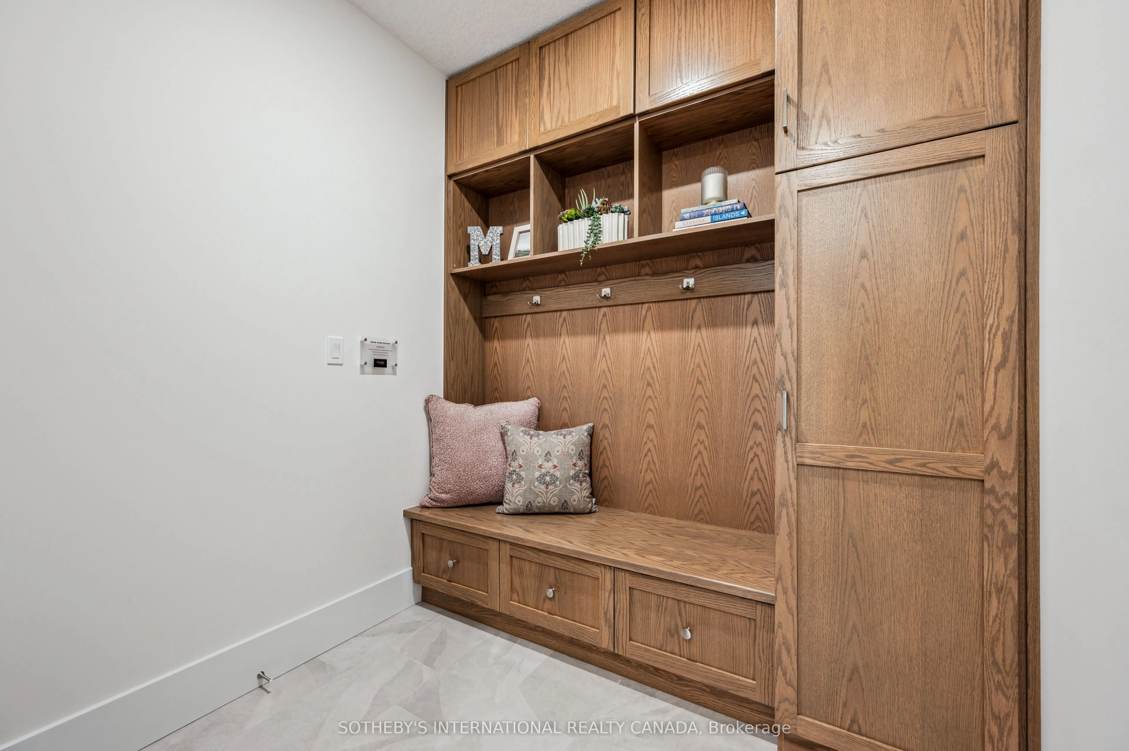 612 Anton Crescent