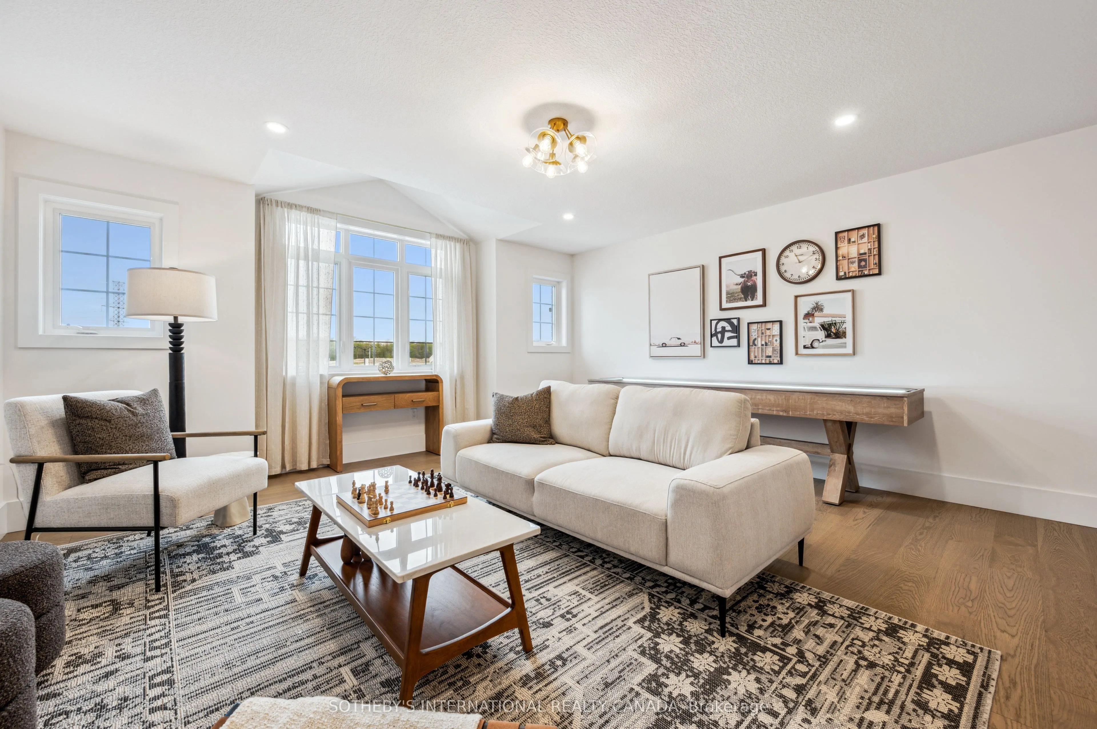 612 Anton Crescent