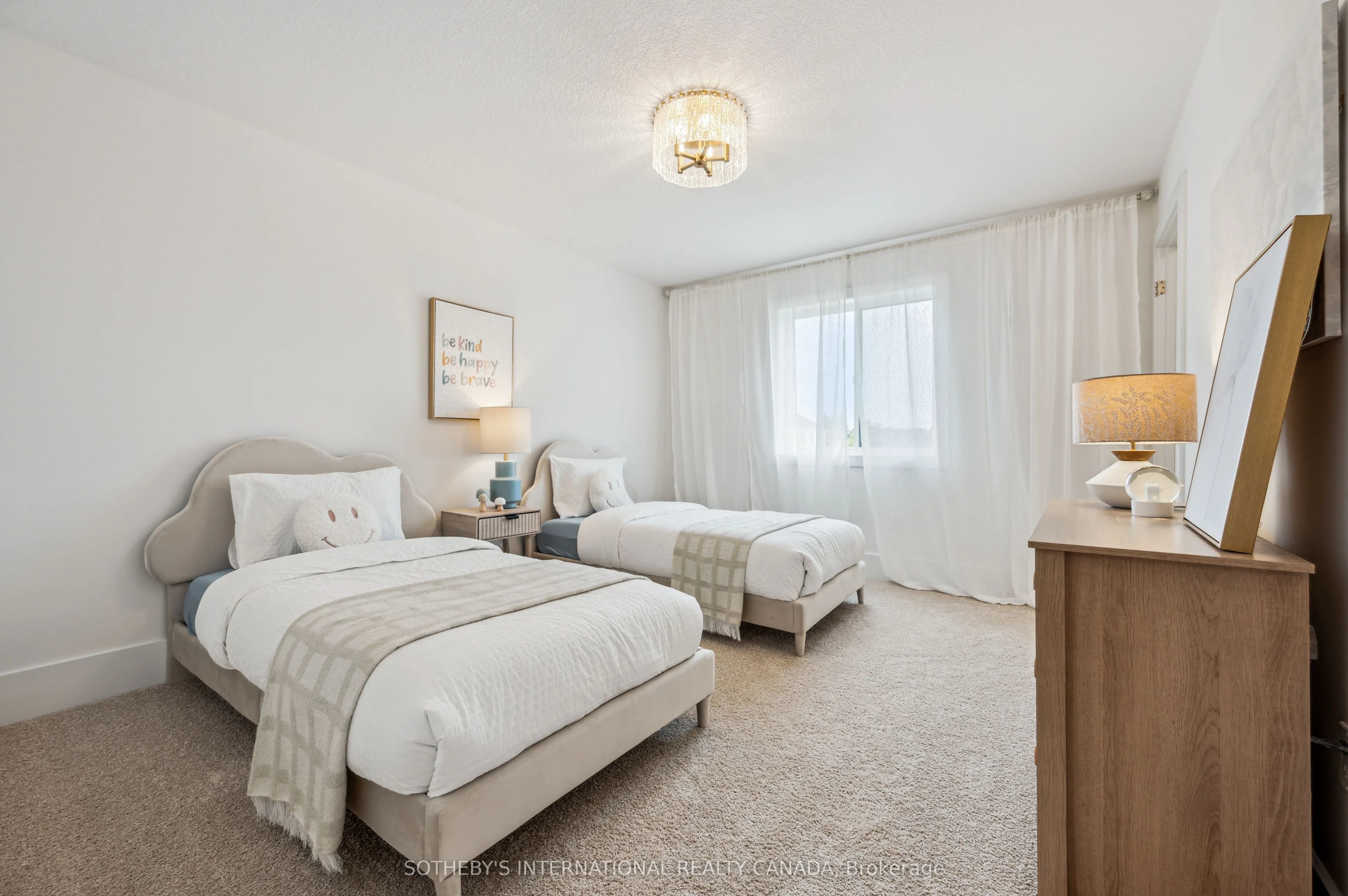 612 Anton Crescent