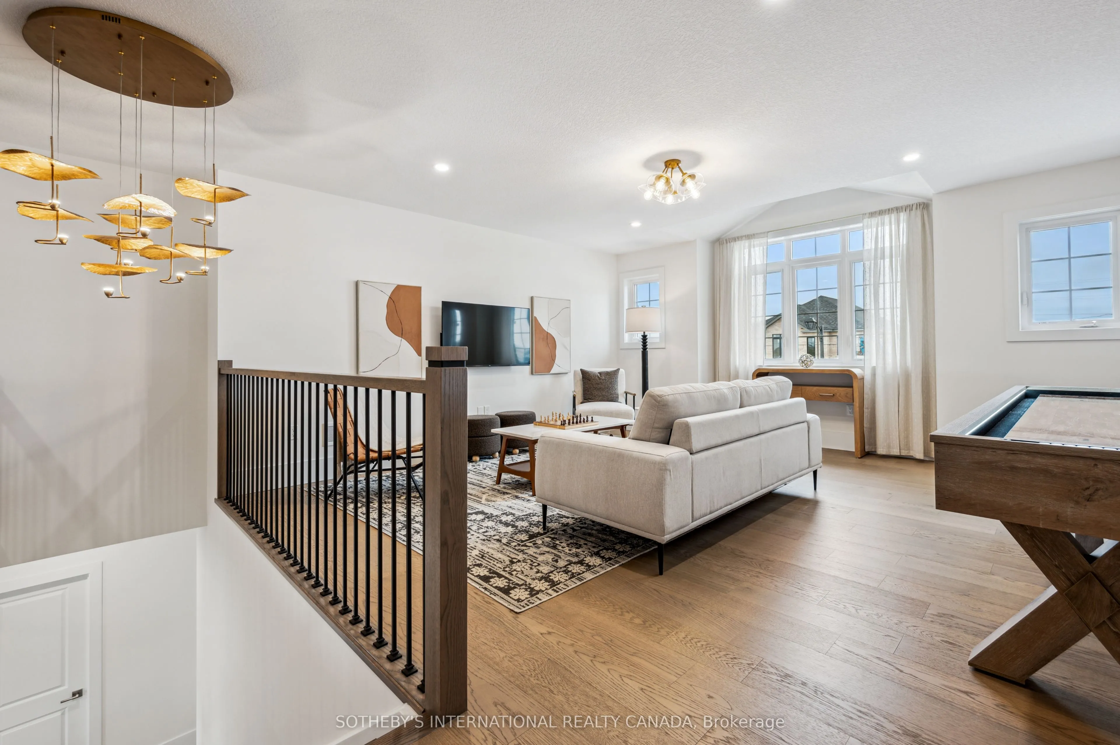 612 Anton Crescent