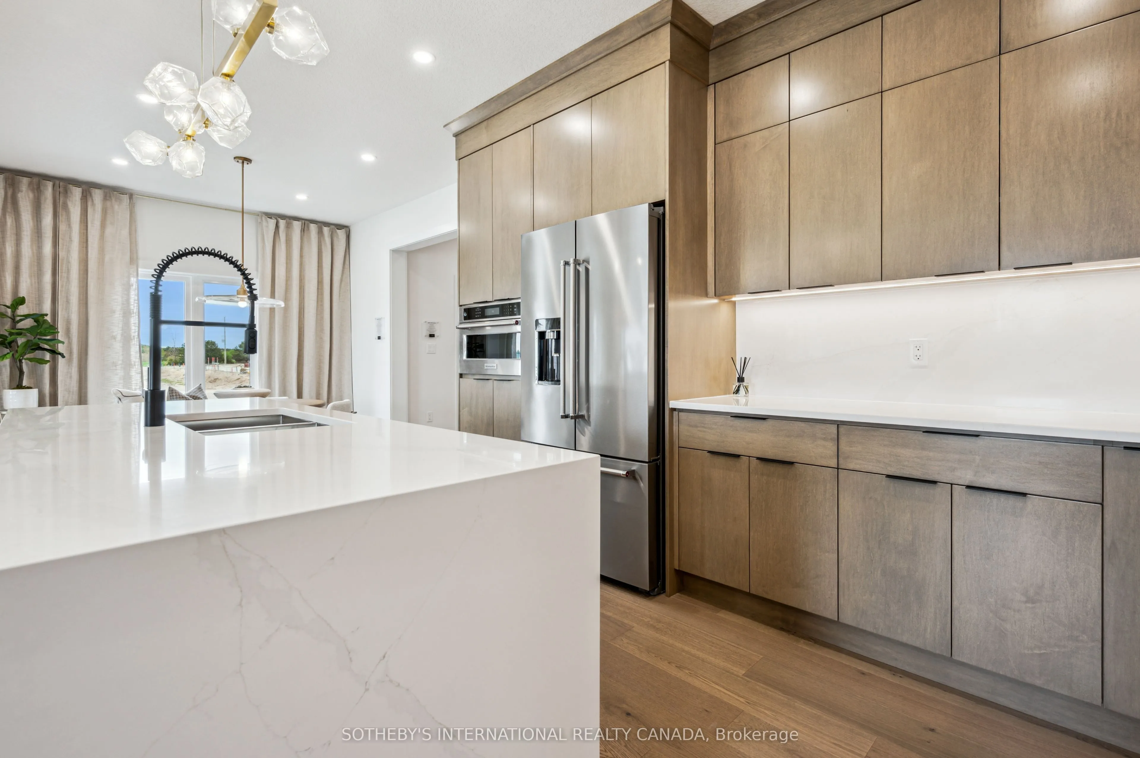 612 Anton Crescent