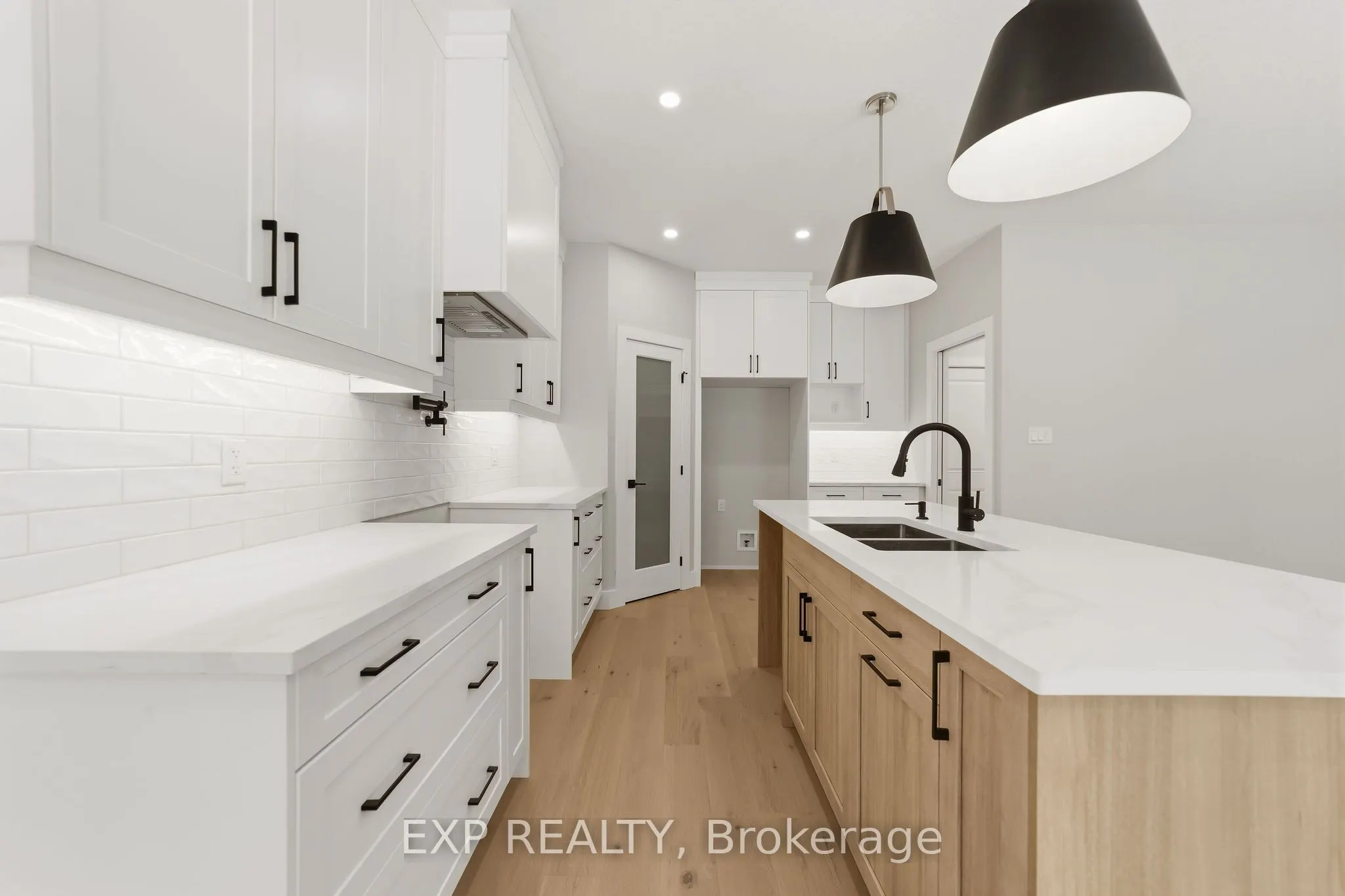 430 Head Street N #30