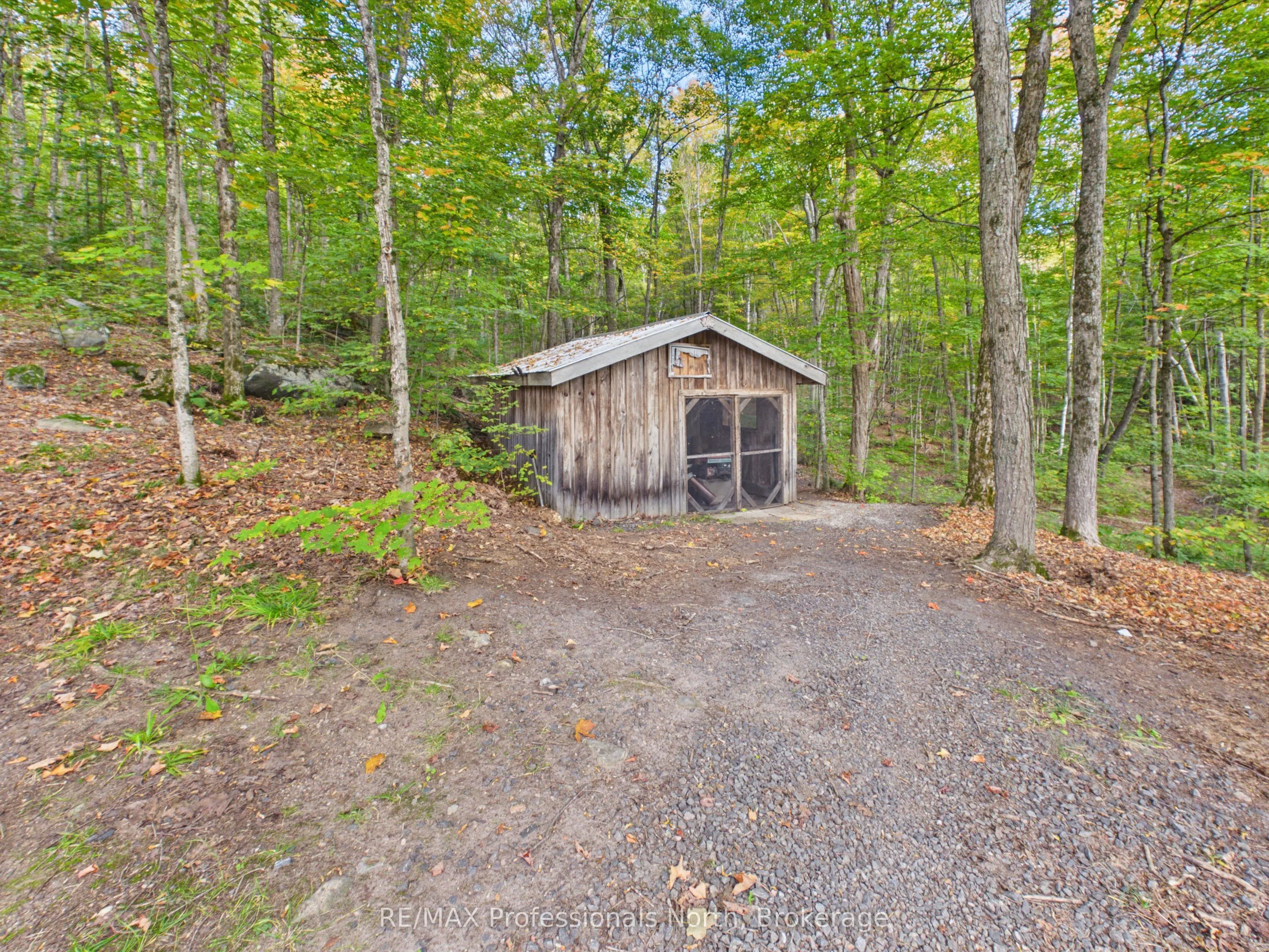 4226 Aspdin Road