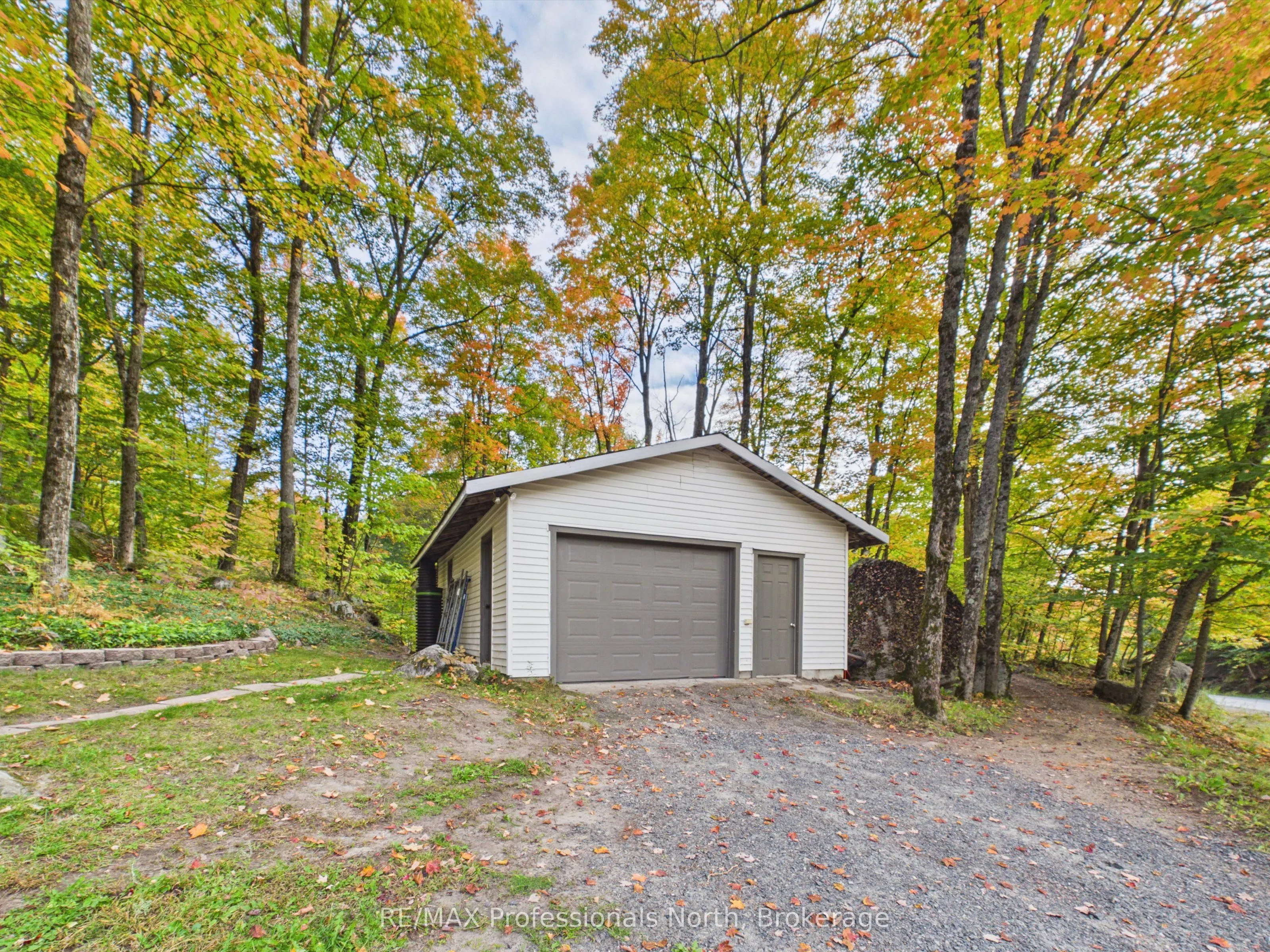 4226 Aspdin Road