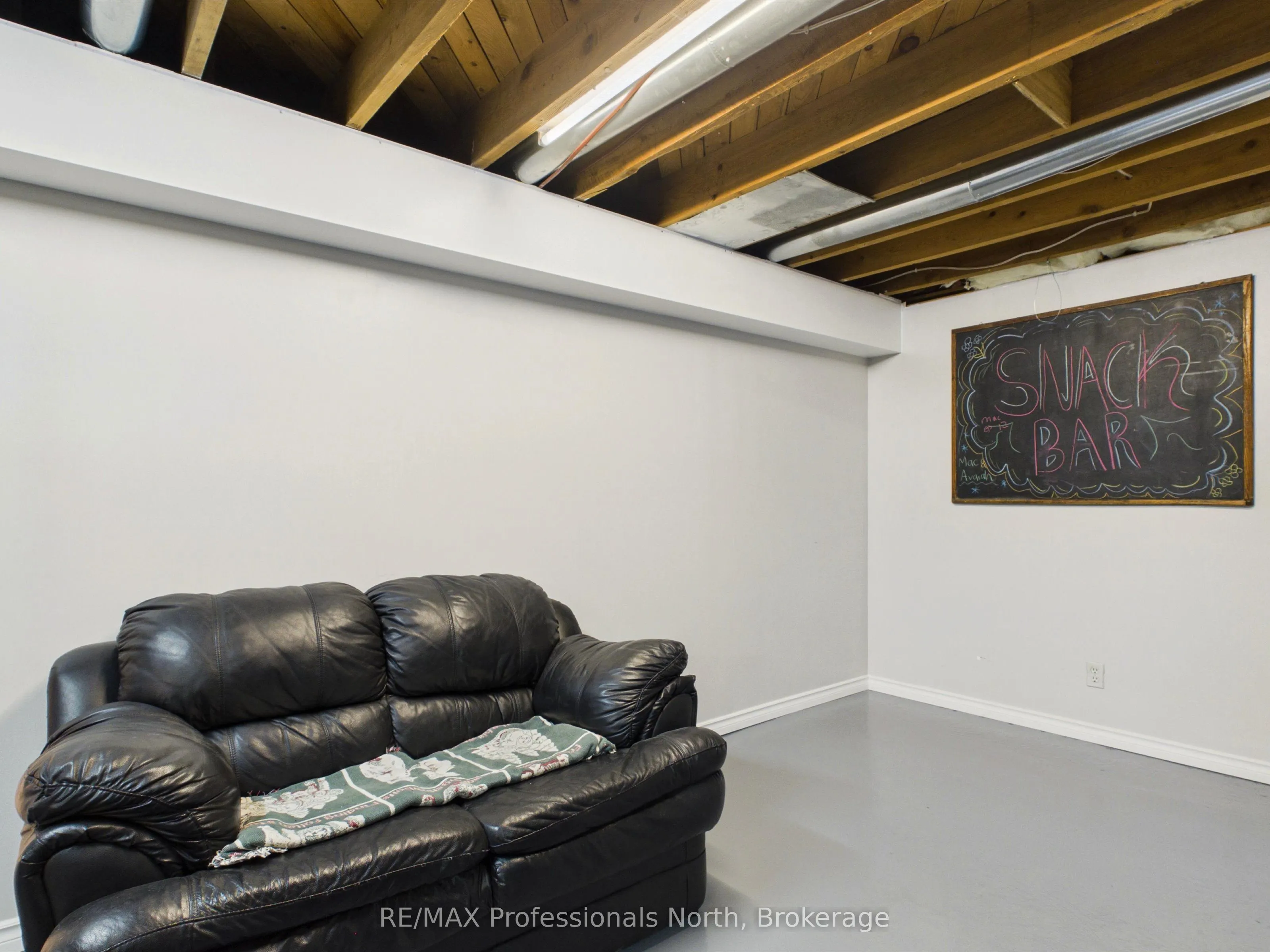 4226 Aspdin Road