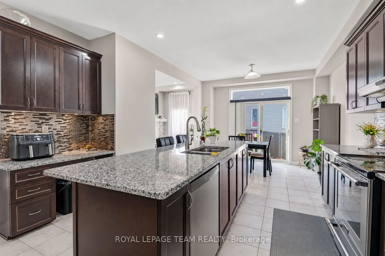 3 Stoneleigh Street