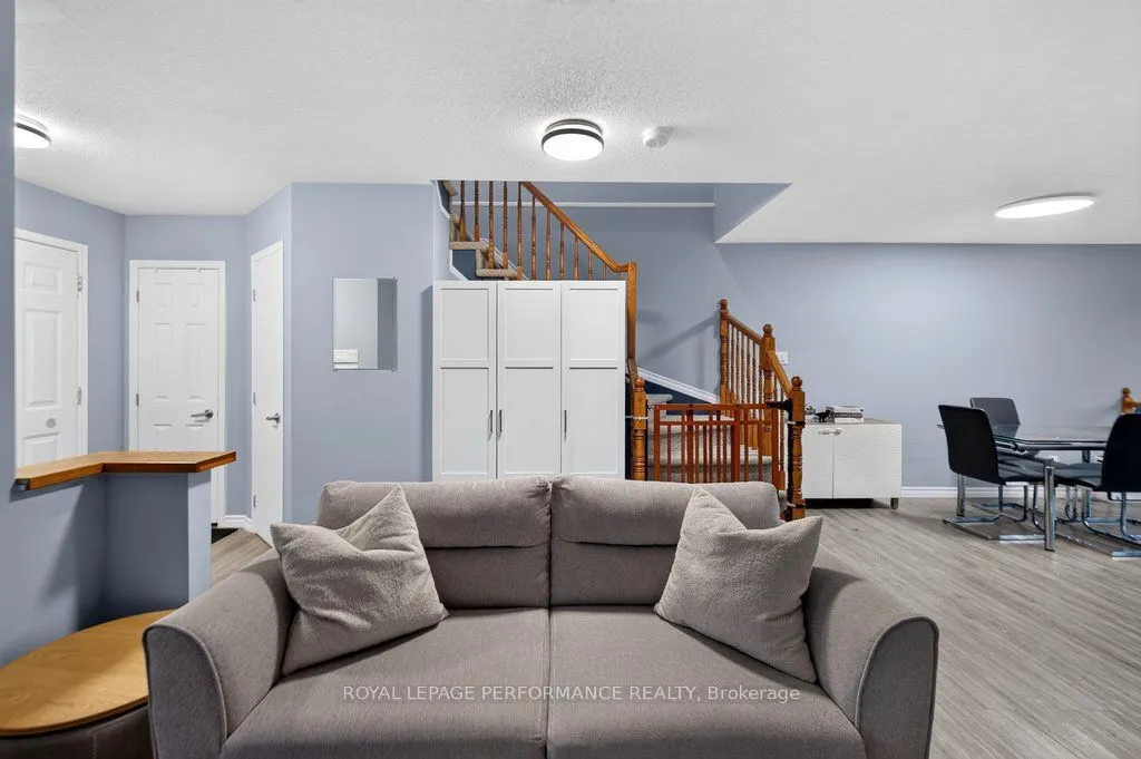823 Nesting Way
