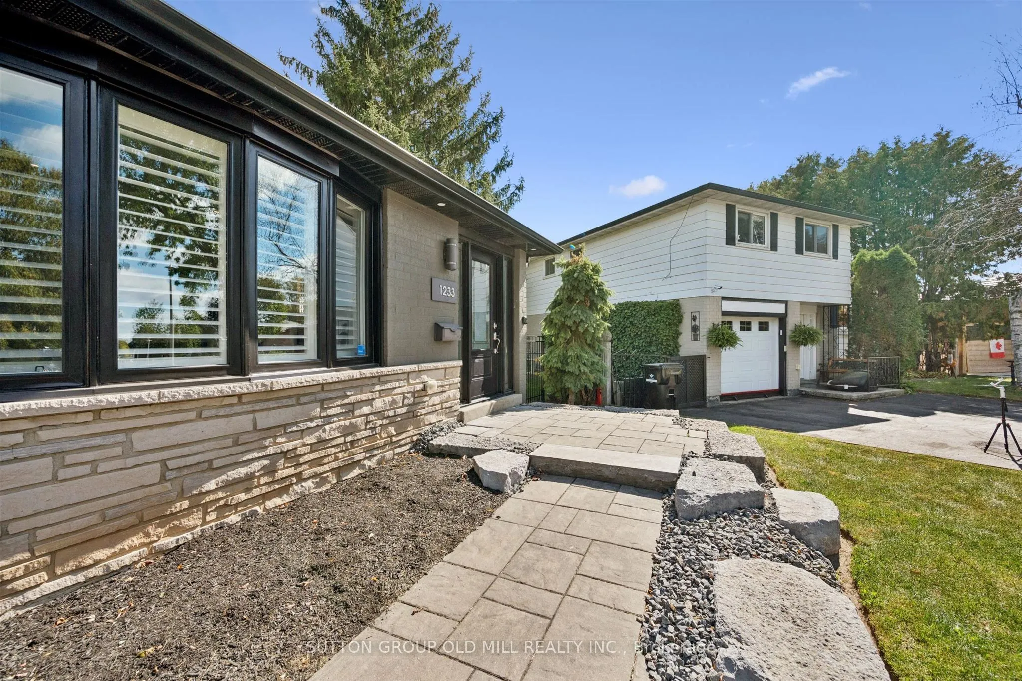 1233 Michael Crescent