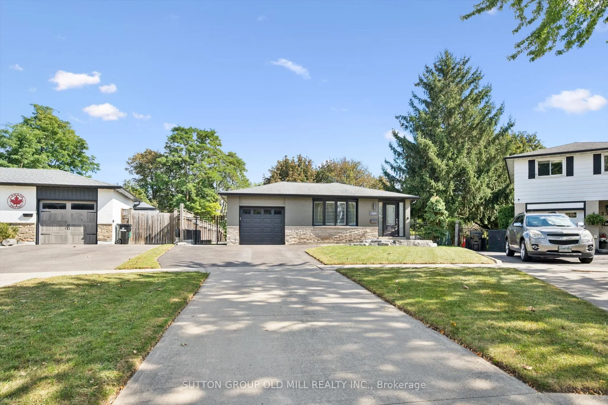 1233 Michael Crescent