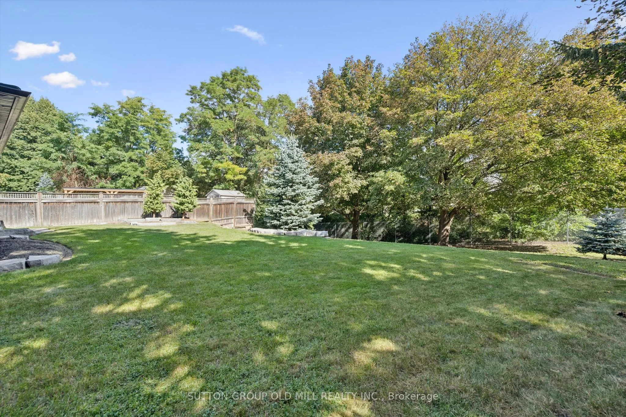 1233 Michael Crescent