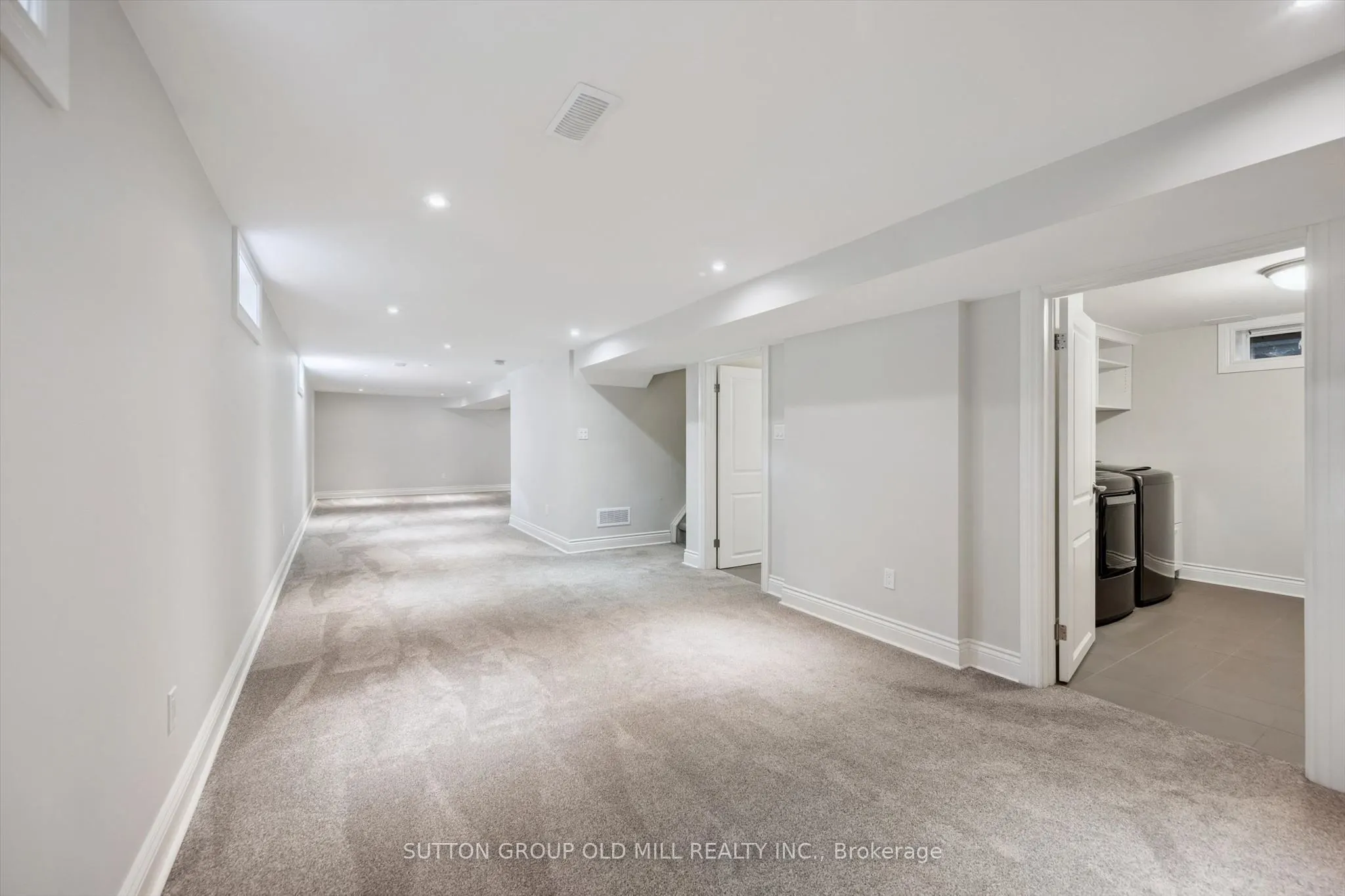 1233 Michael Crescent