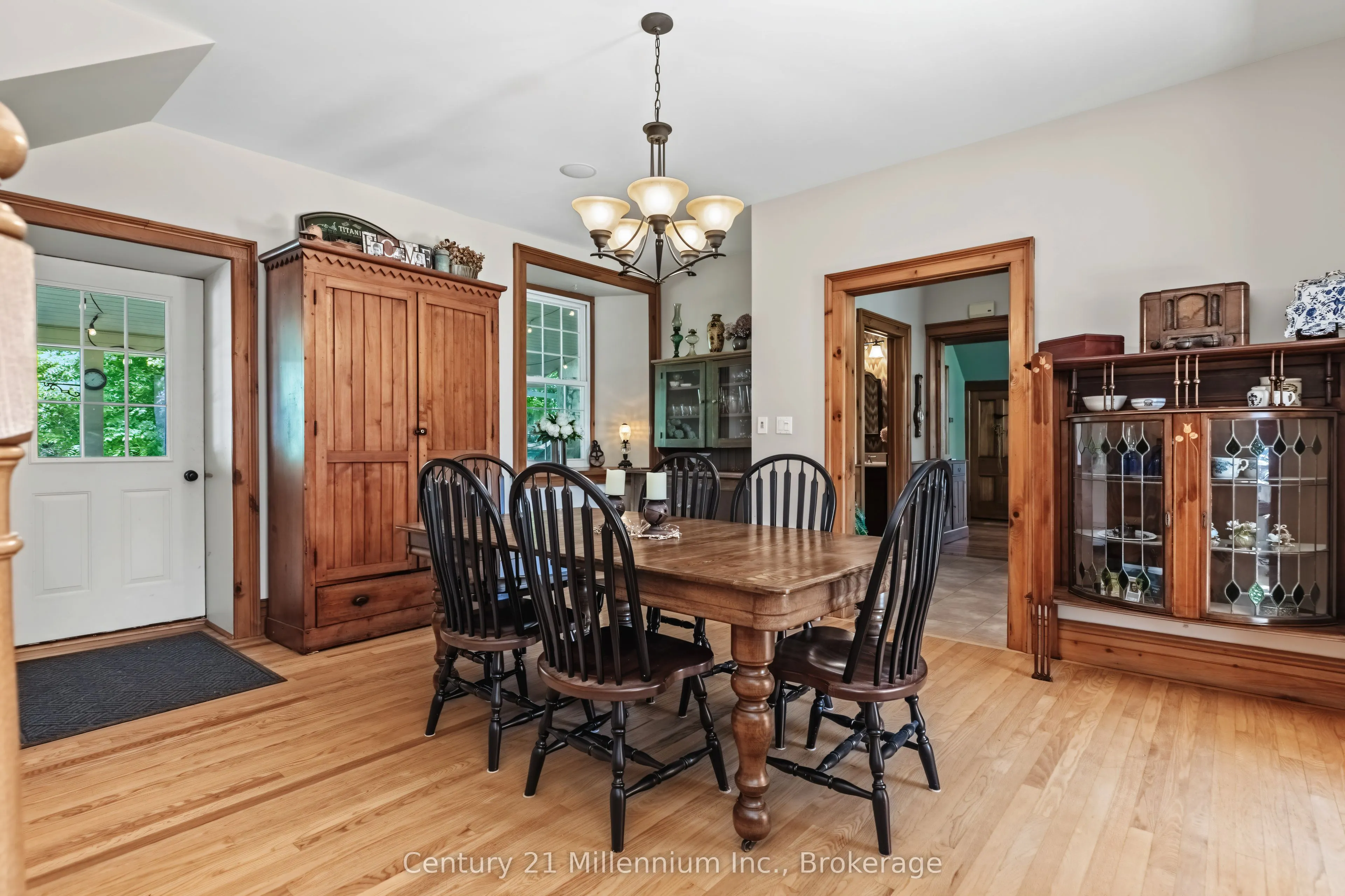 395 Elsinore Road N