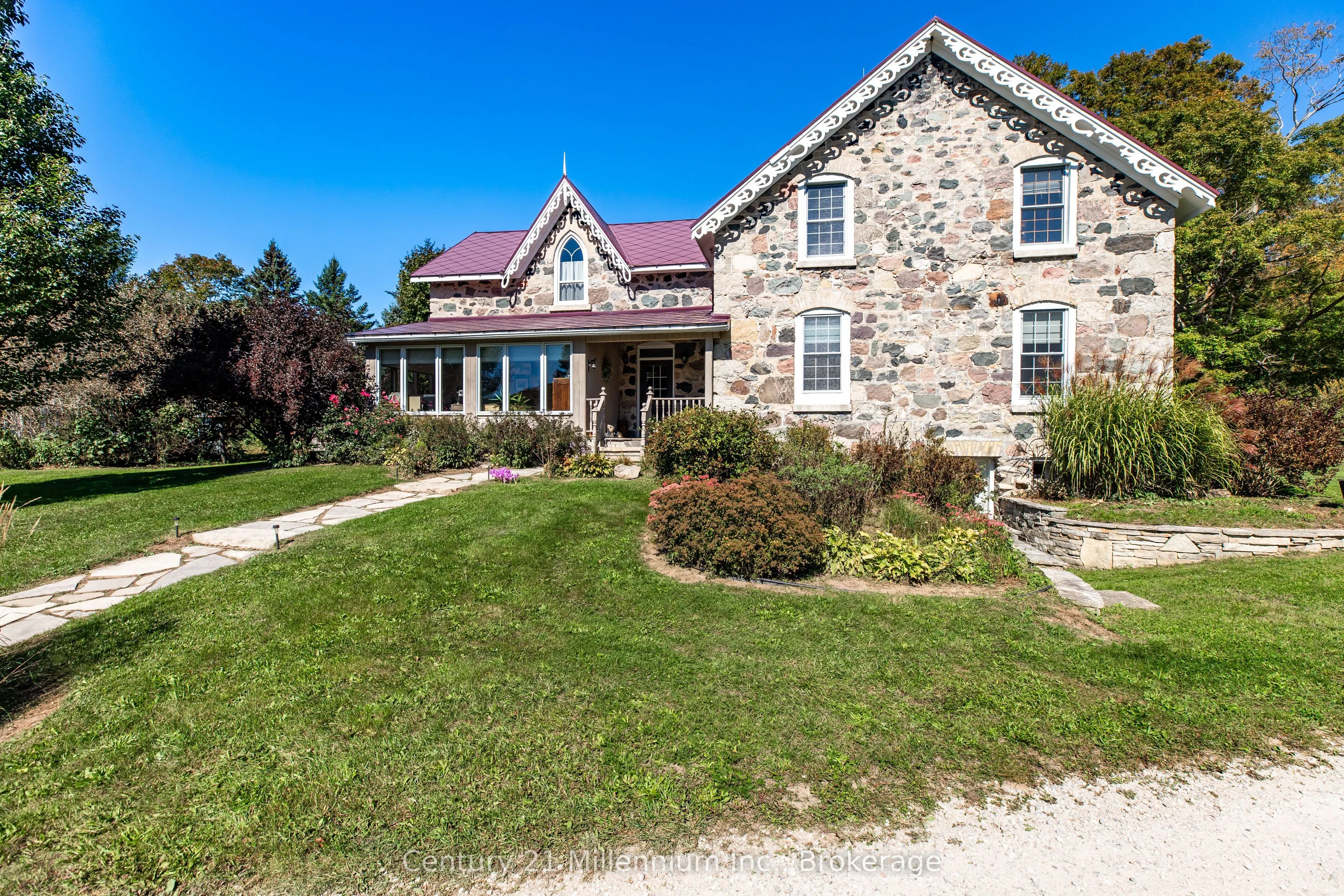395 Elsinore Road N