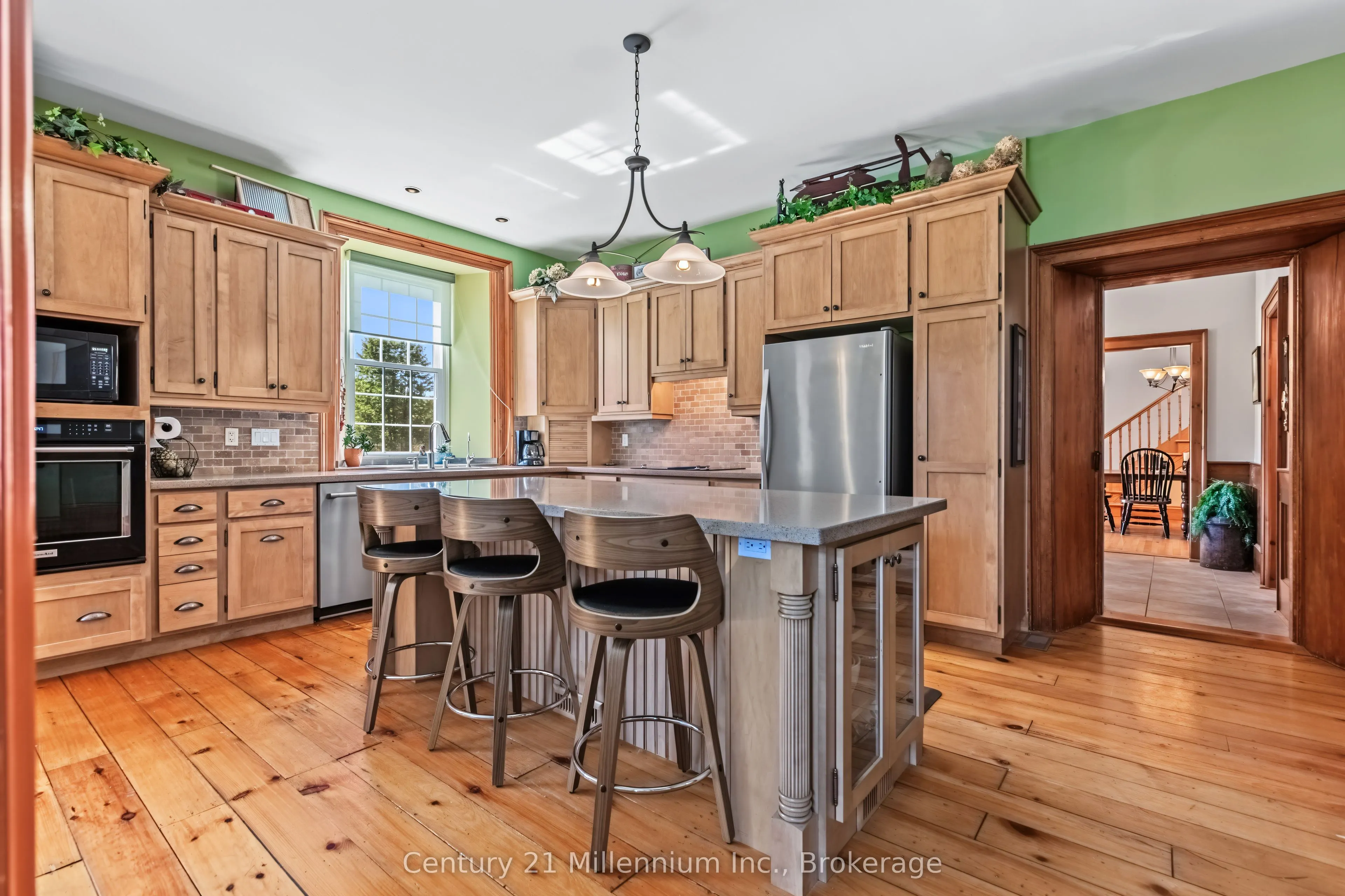 395 Elsinore Road N