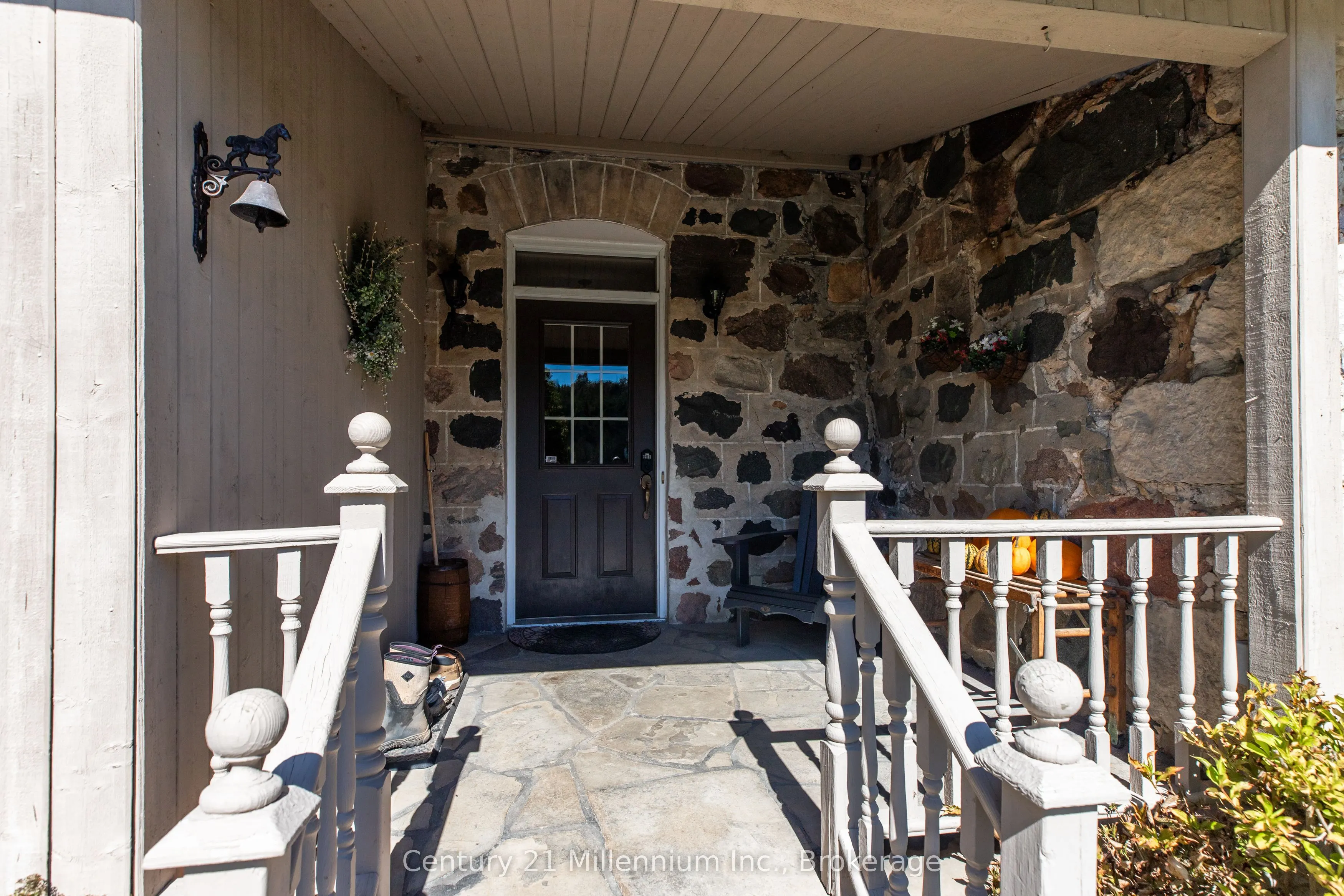 395 Elsinore Road N