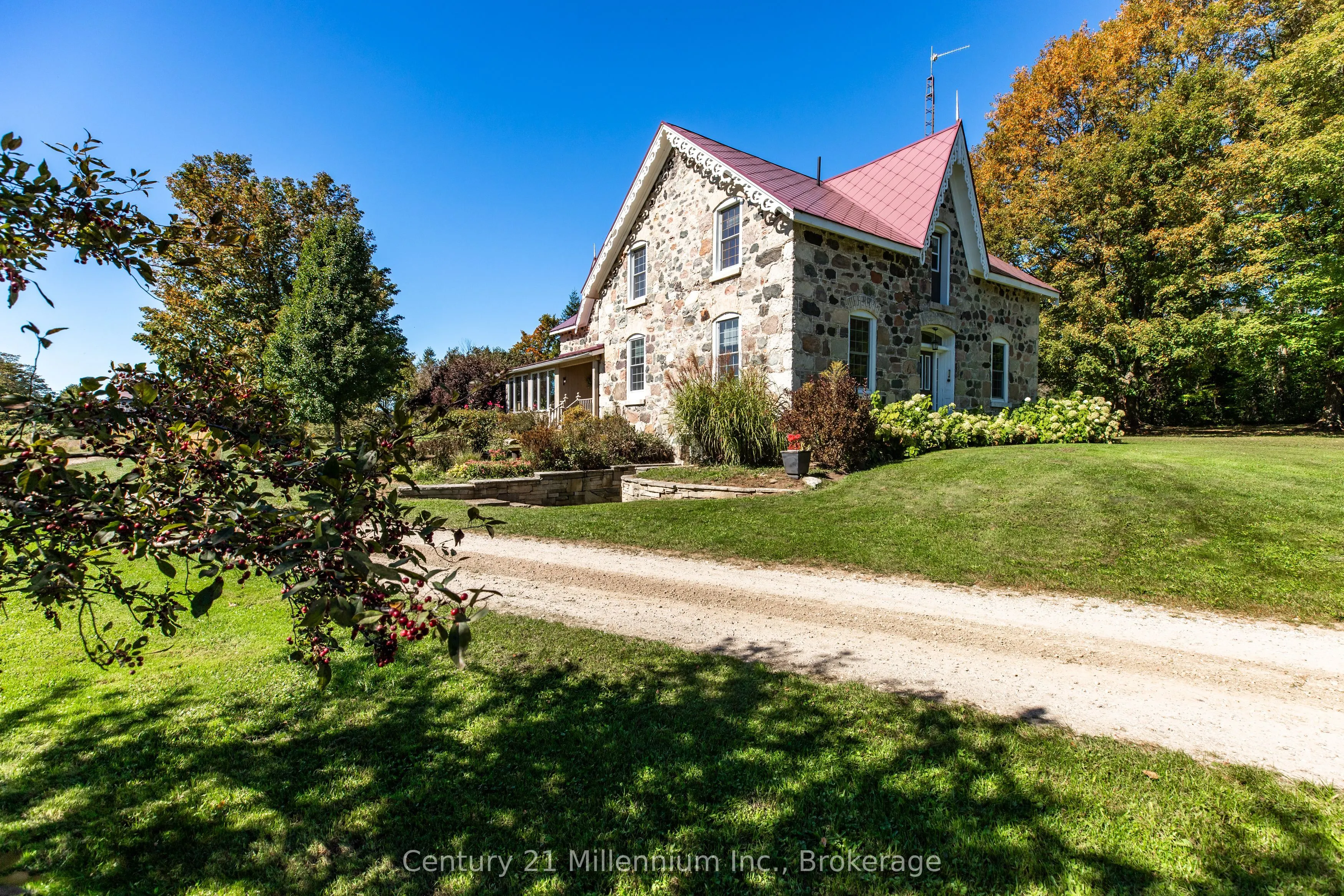 395 Elsinore Road N
