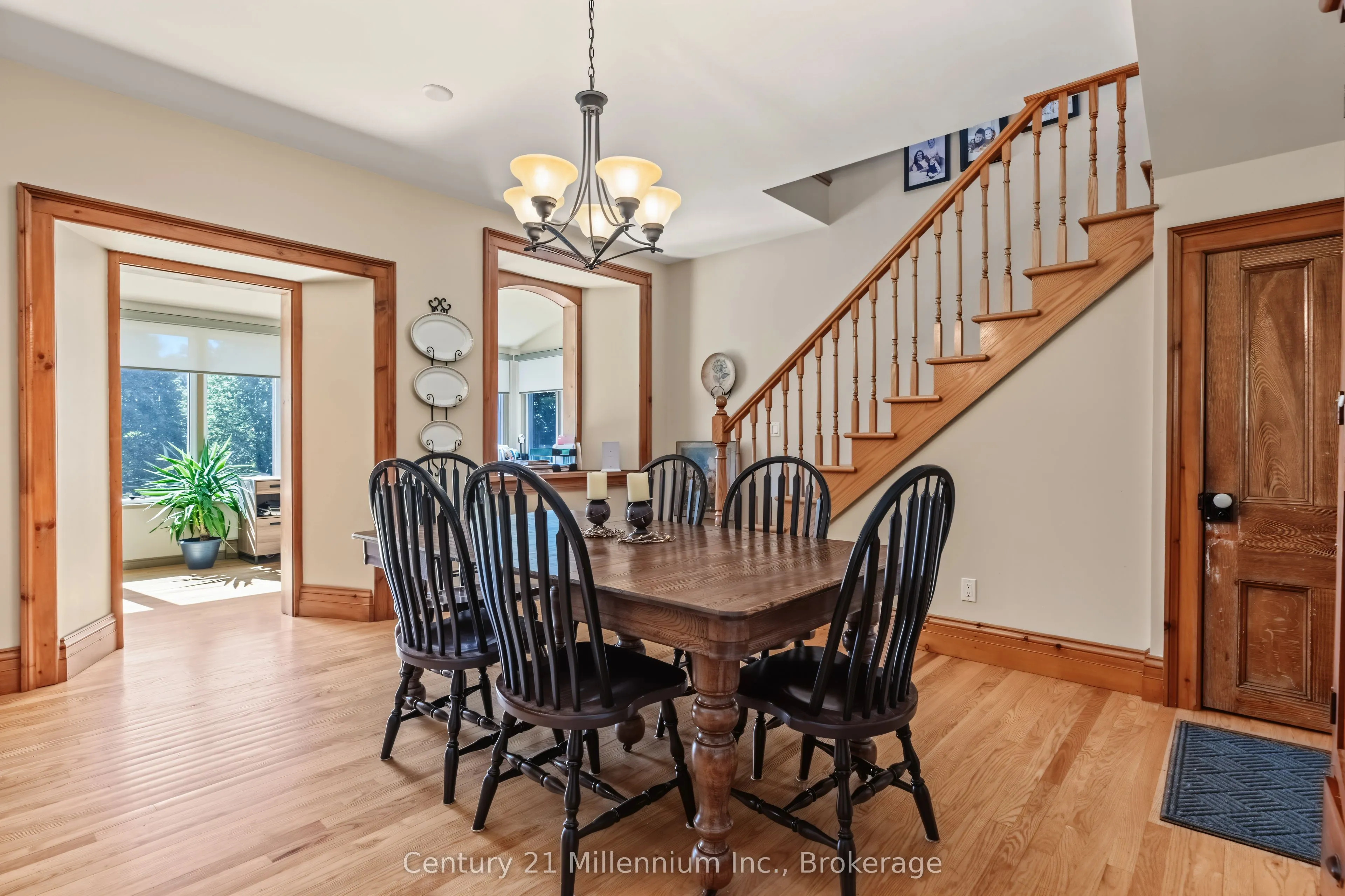 395 Elsinore Road N