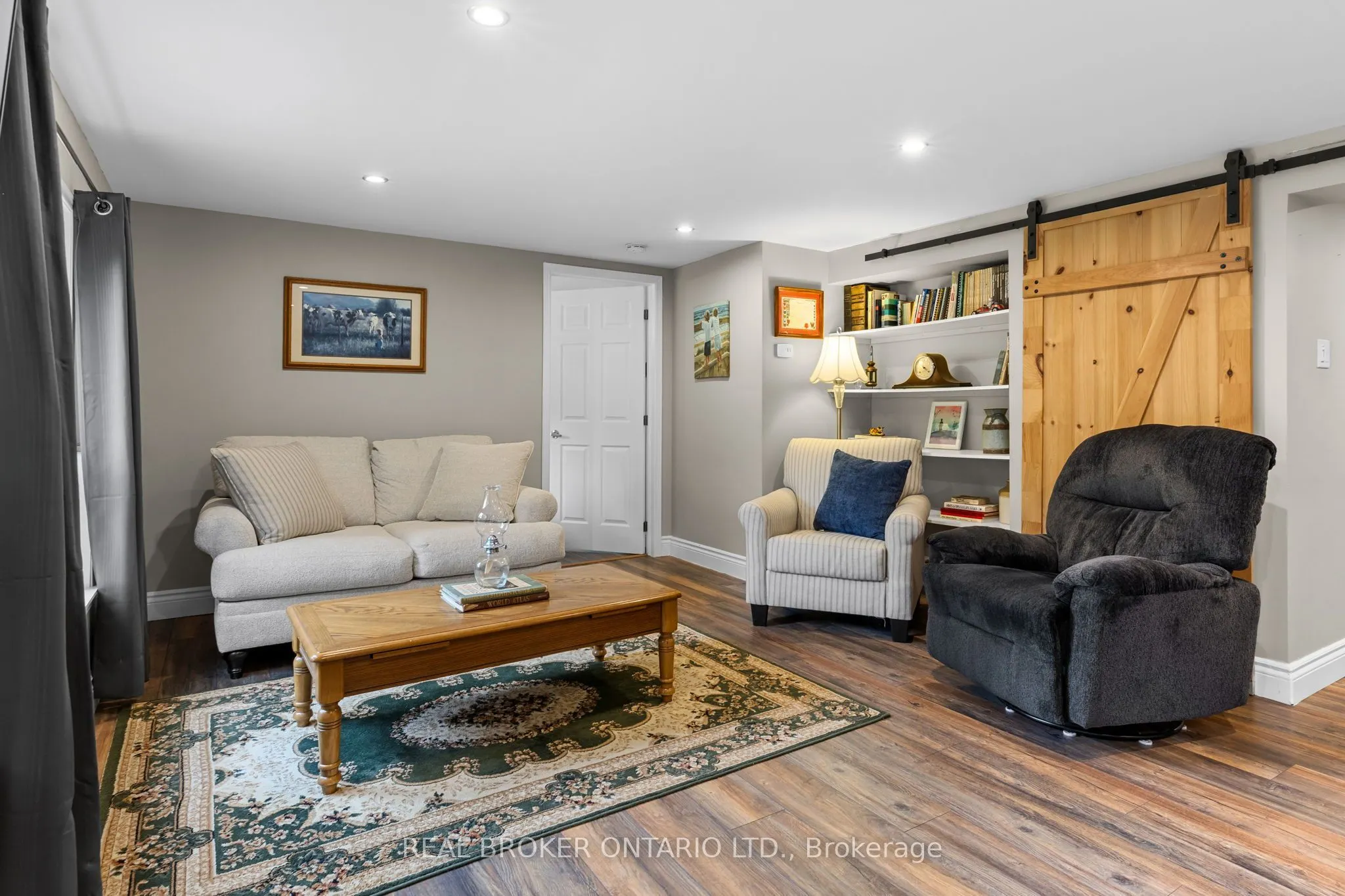 316 Clothier Street W