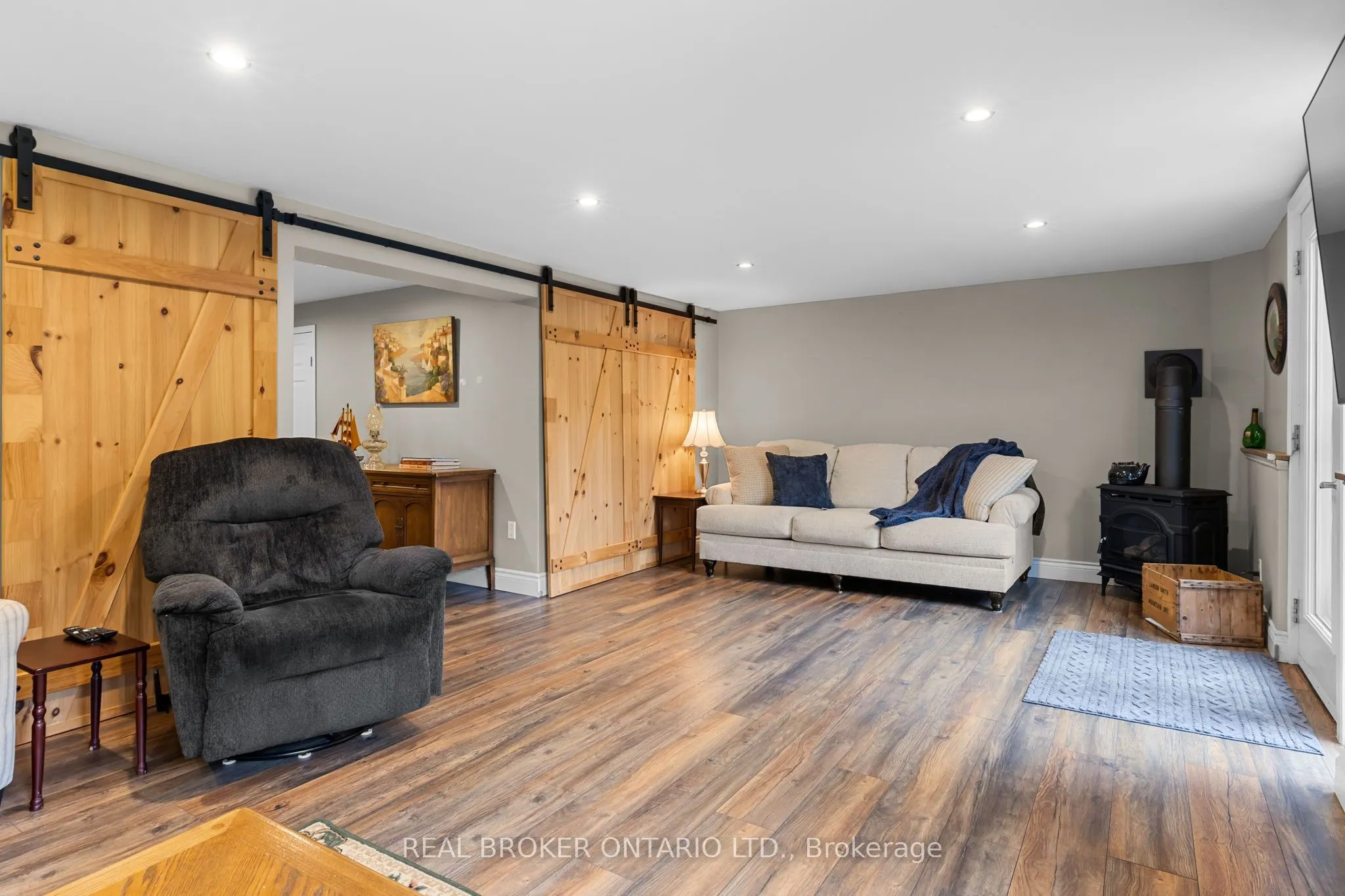 316 Clothier Street W