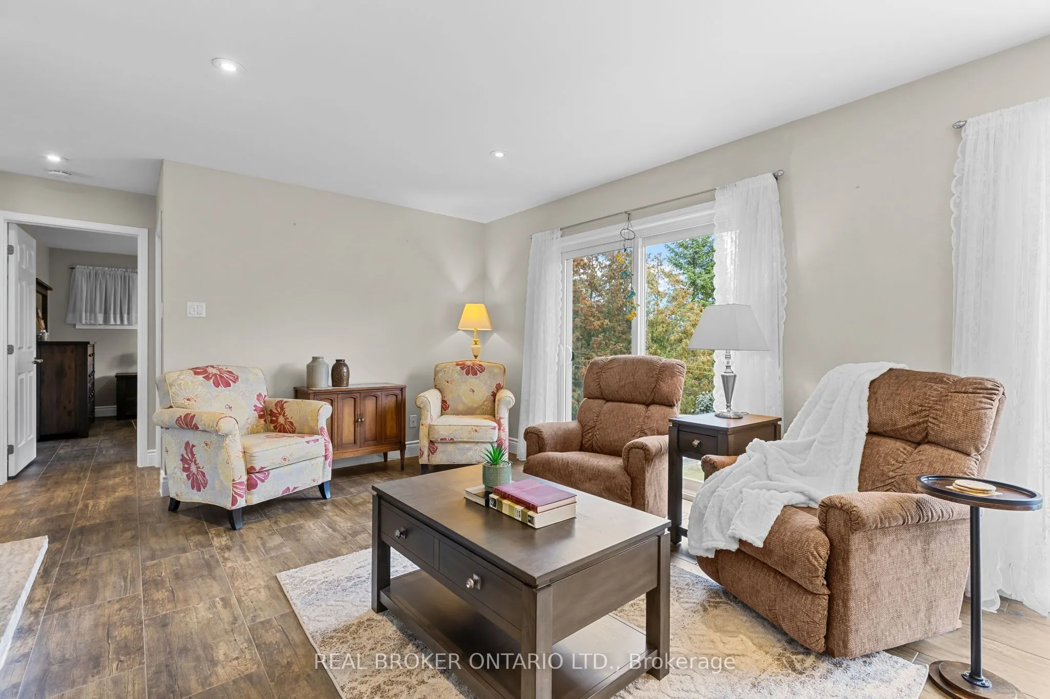 316 Clothier Street W