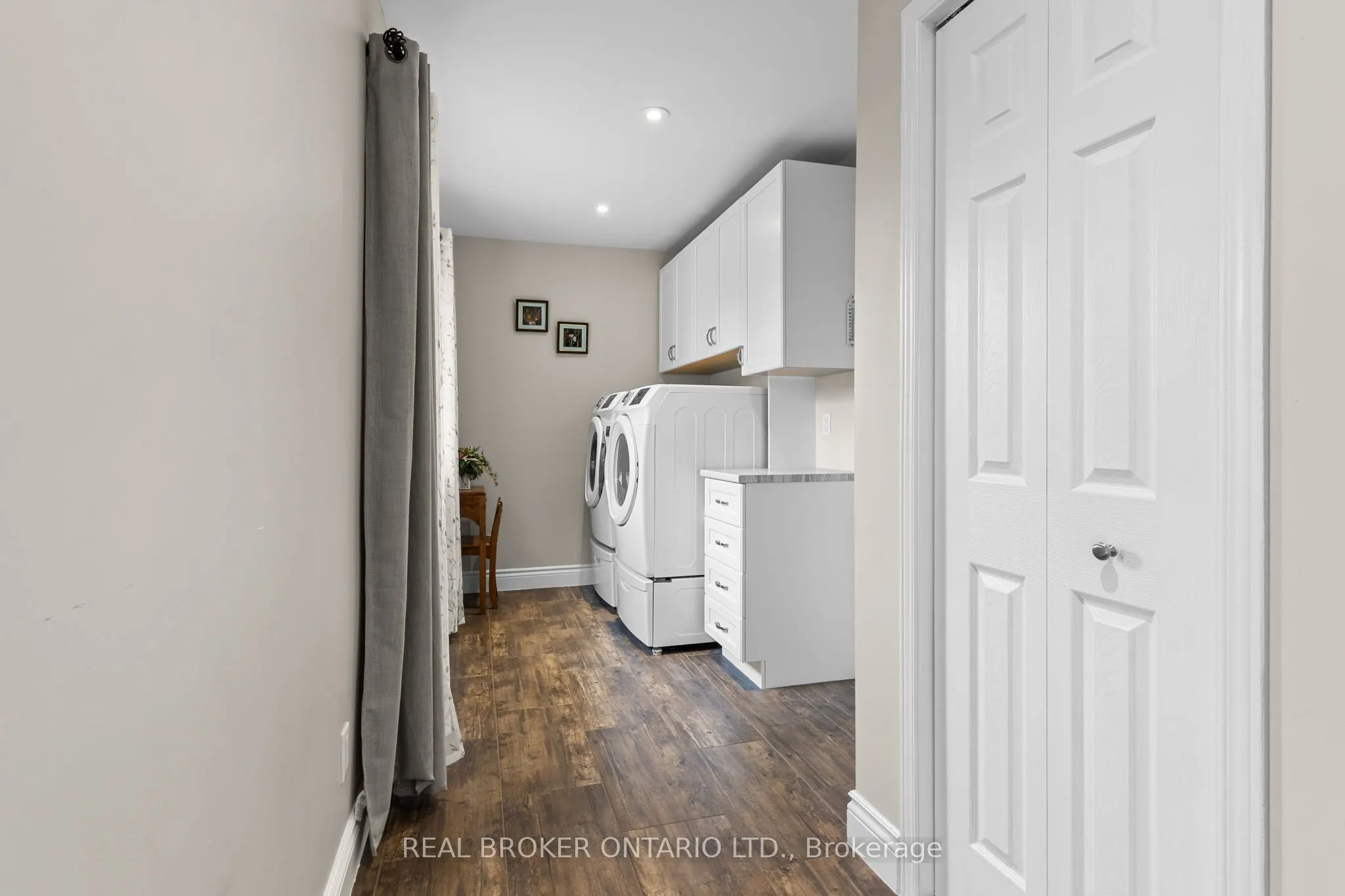 316 Clothier Street W