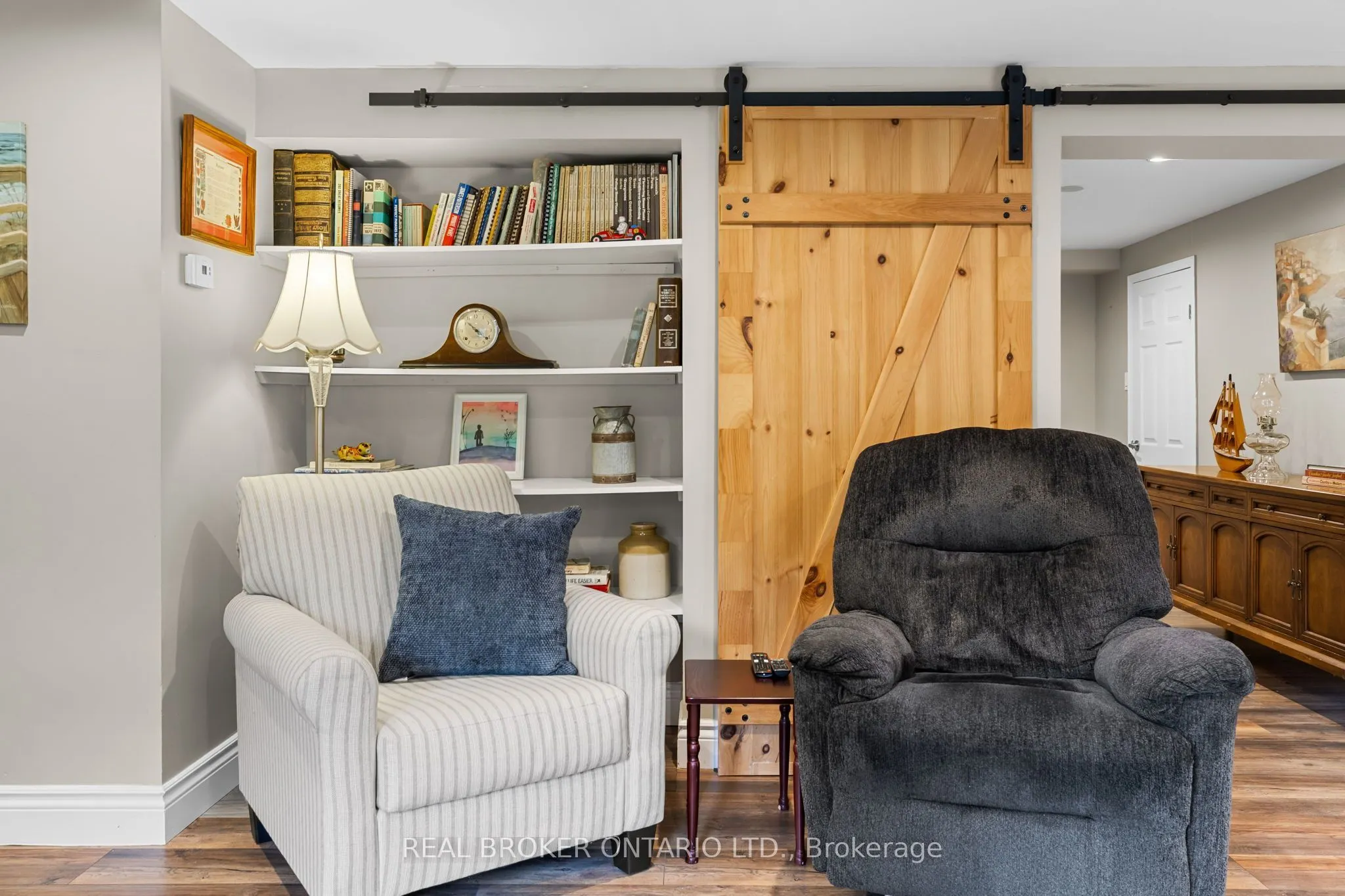 316 Clothier Street W