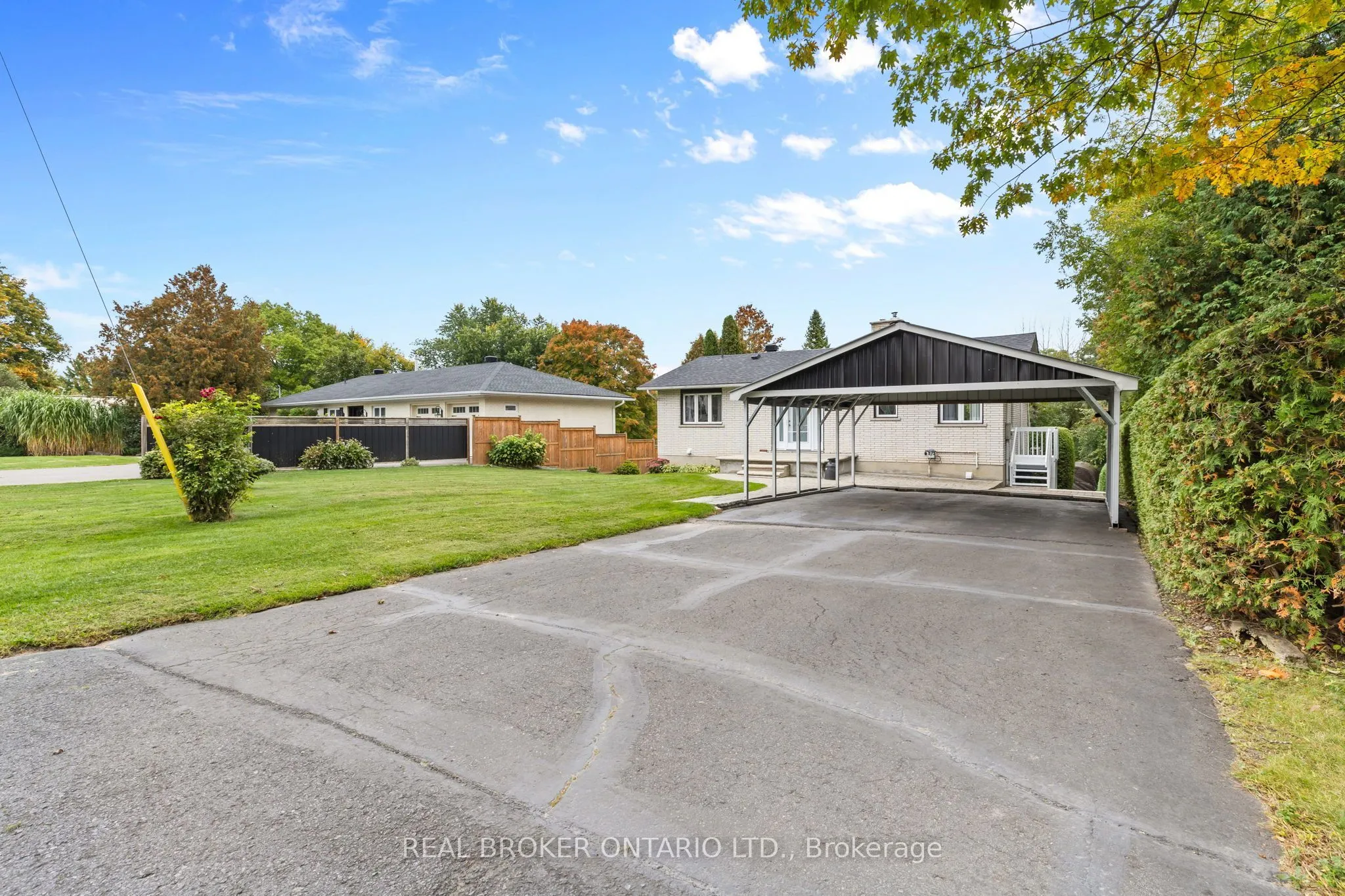 316 Clothier Street W